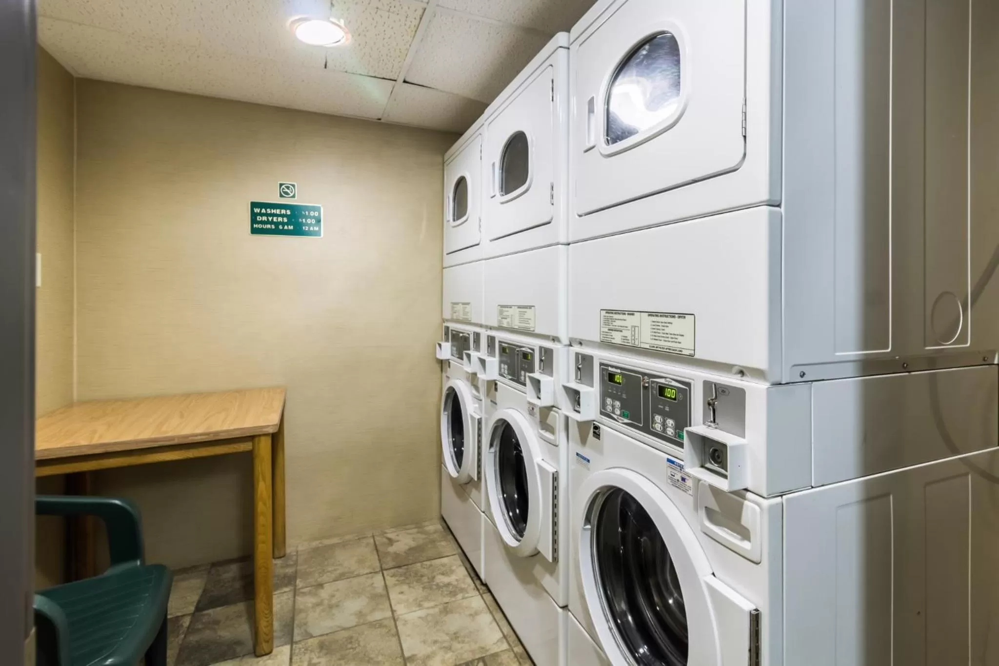 Area and facilities in Motel 6 Minot, ND