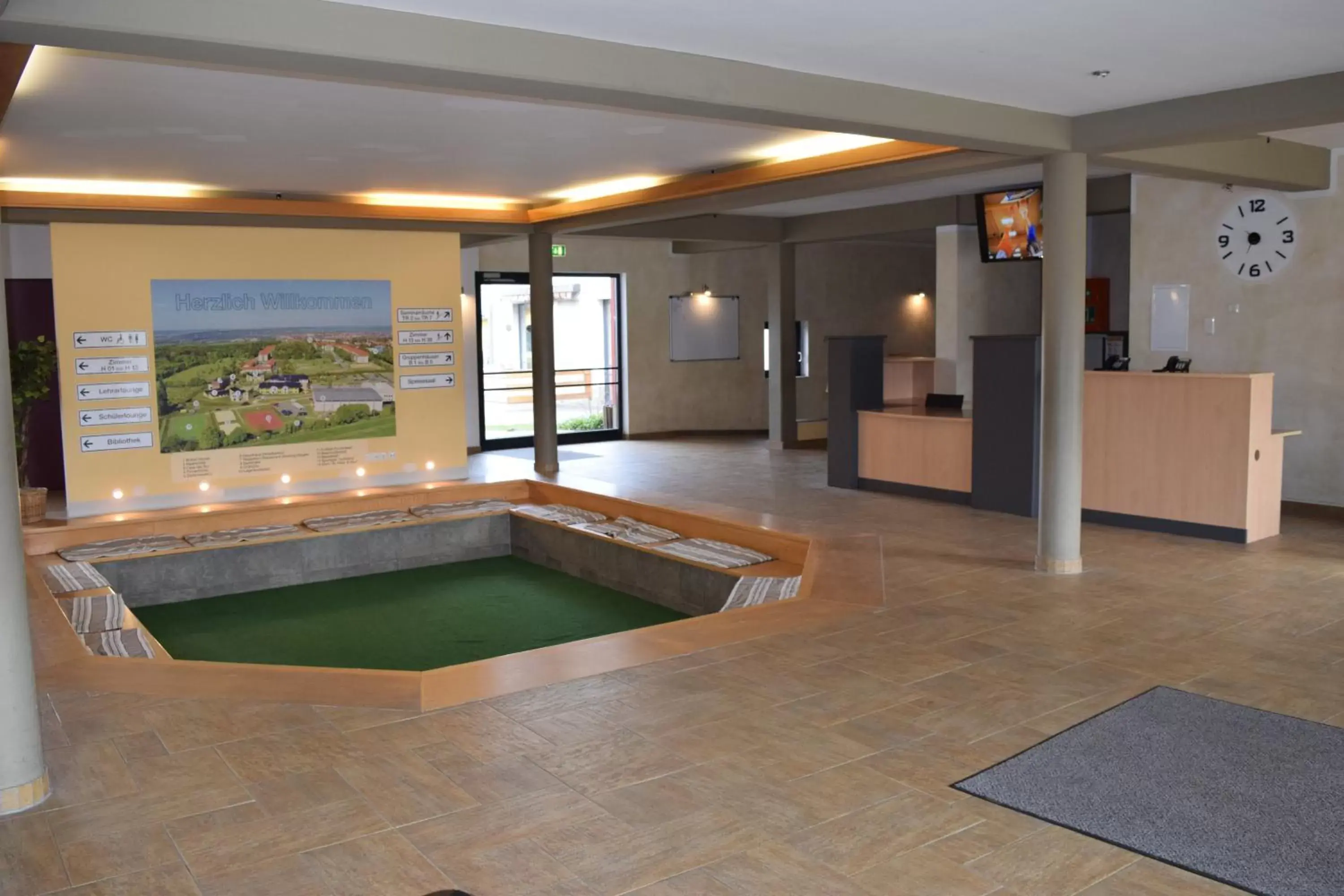 Lobby or reception, Swimming Pool in Euroville Jugend- und Sporthotel