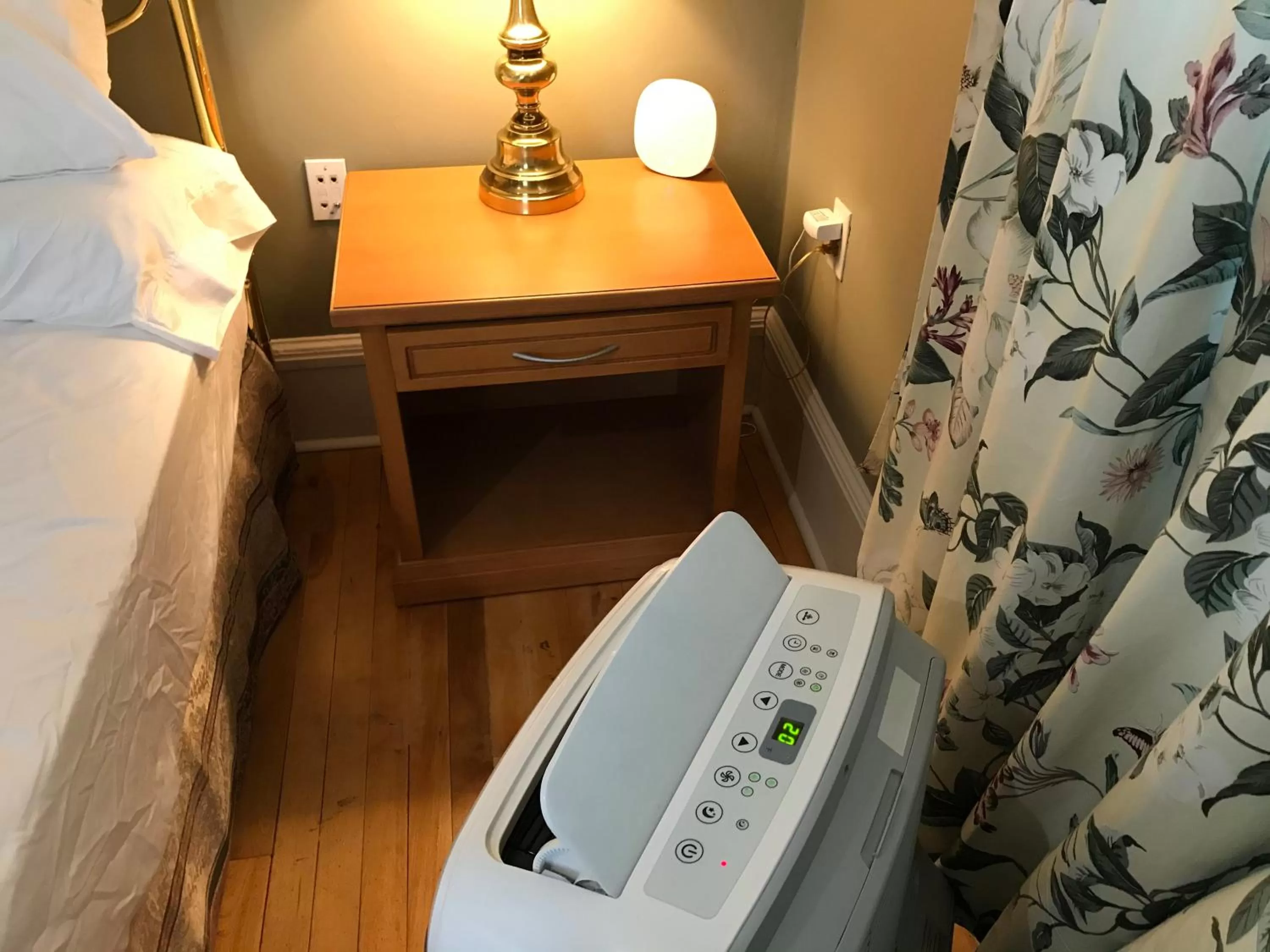 air conditioner, Bathroom in Stirling House