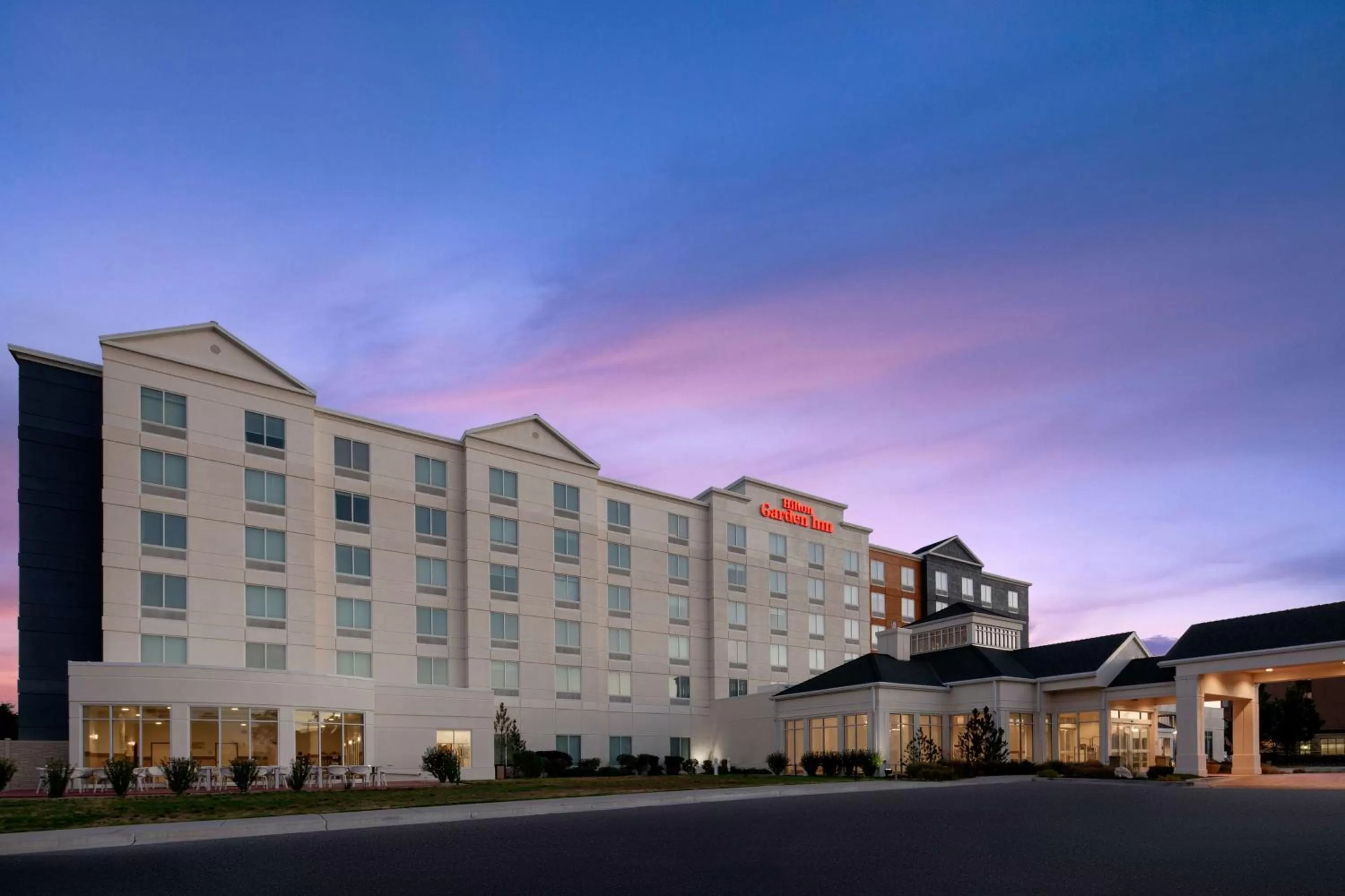 Property building in Hilton Garden Inn - Salt Lake City Airport