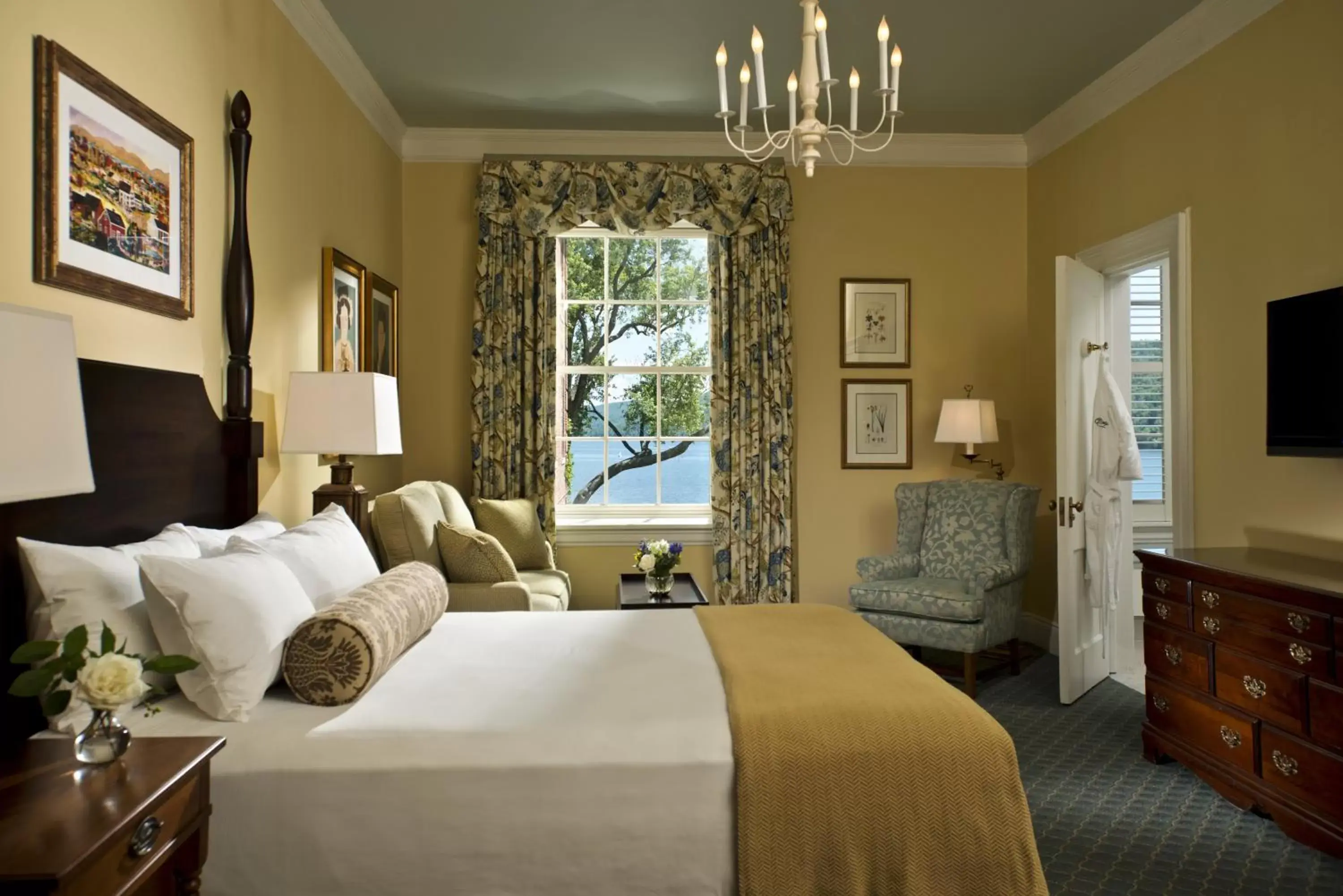 Bedroom, Bed in The Otesaga Resort Hotel