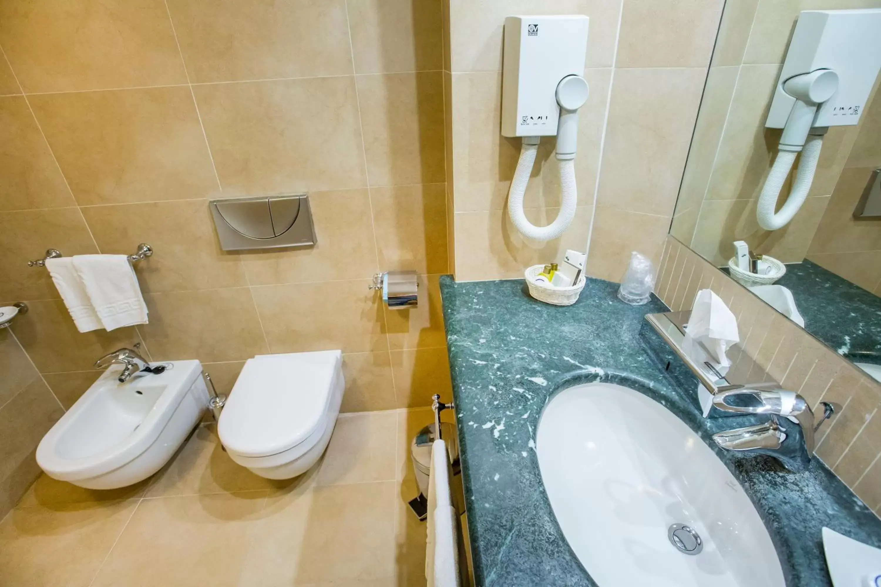 Bathroom in Cefalù Sea Palace