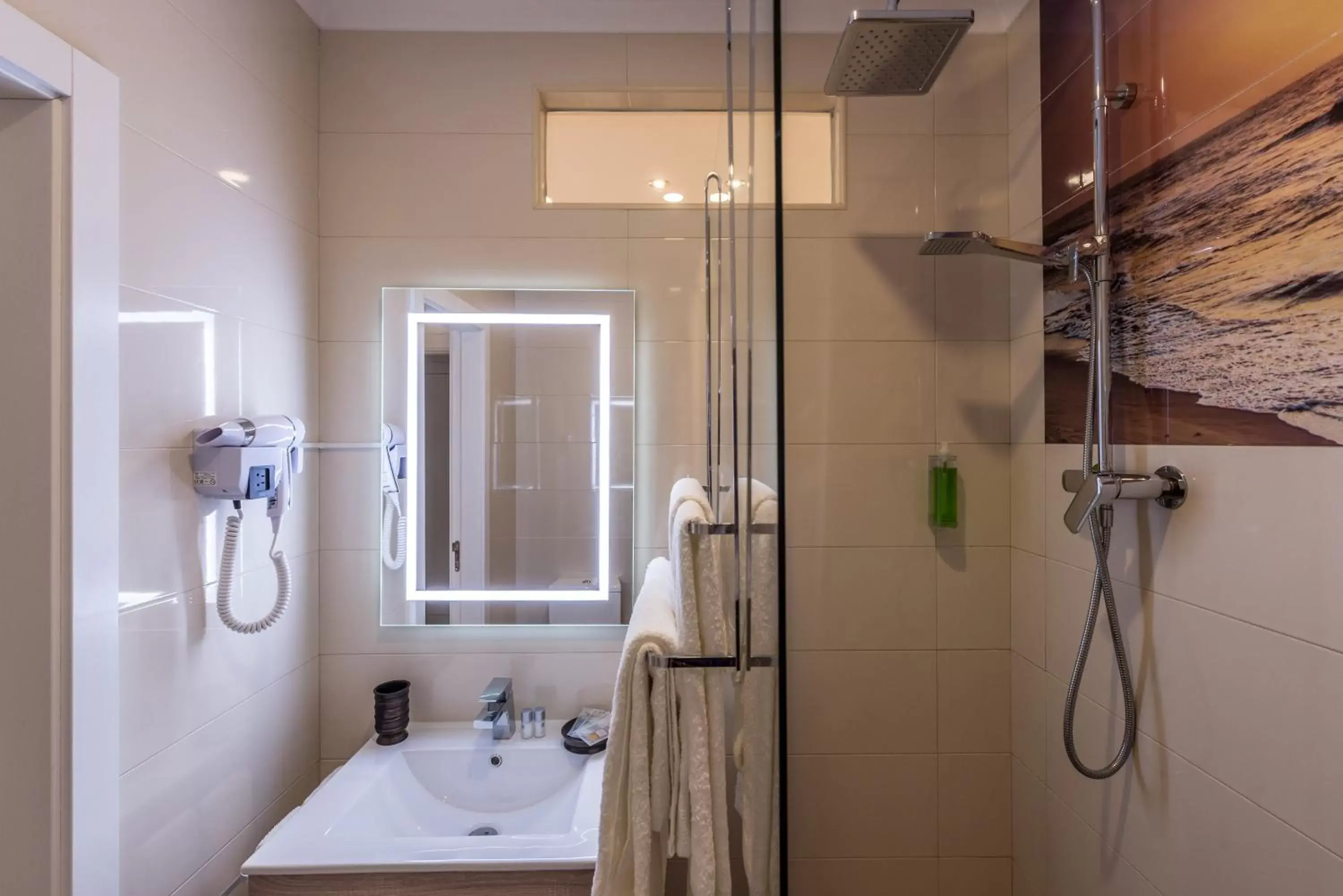 Shower, Bathroom in Suites @ Portarade