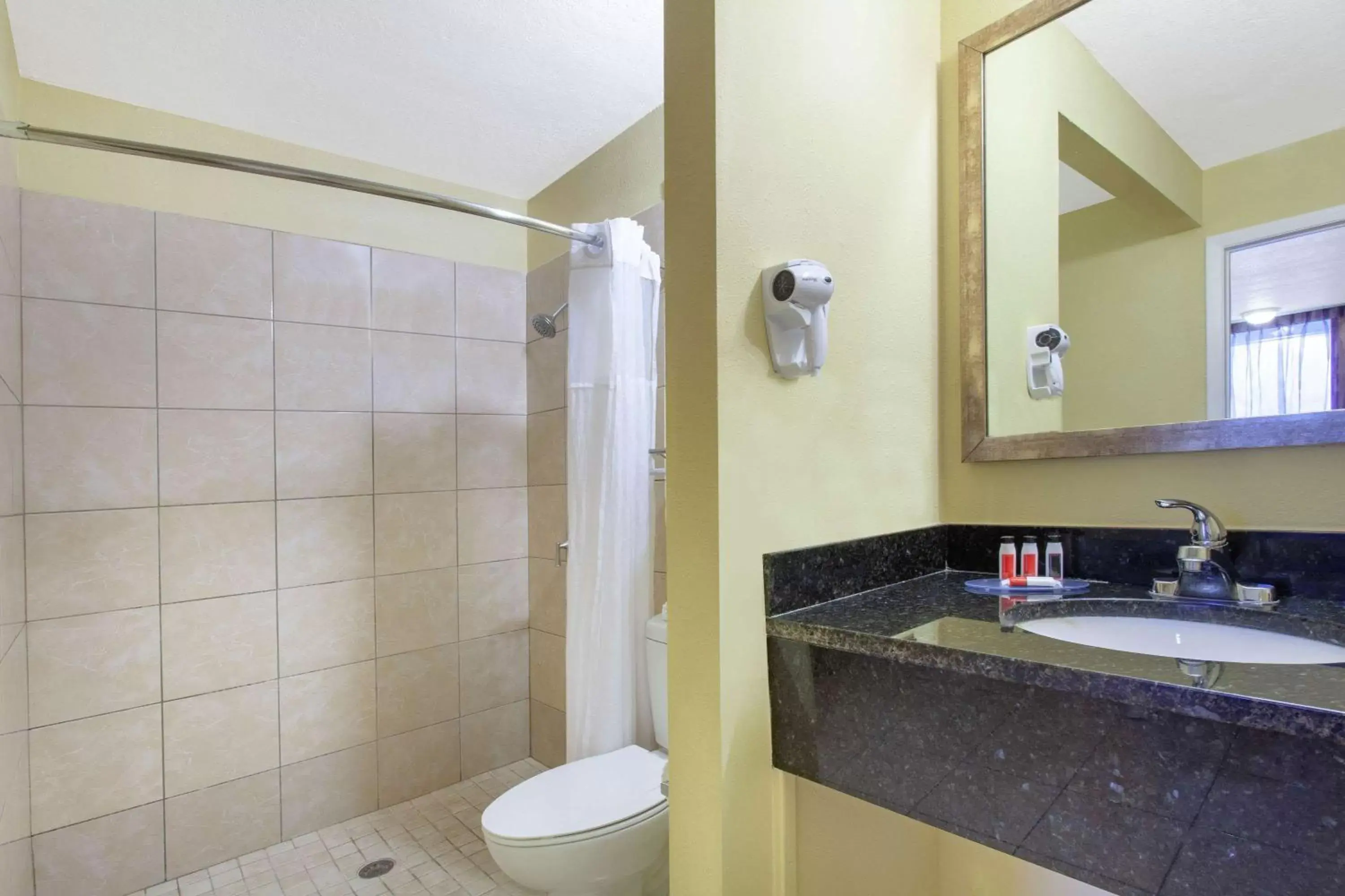 Shower, Bathroom in Grand Hotel Orlando at Universal Blvd