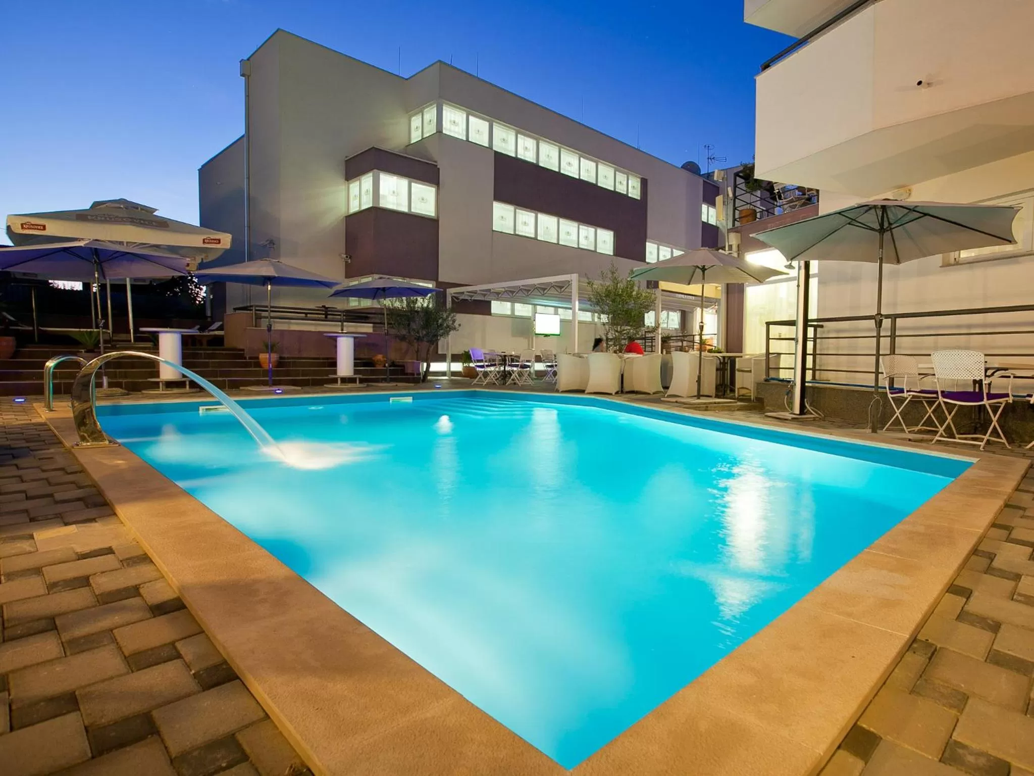 Night in Hotel ZaDar