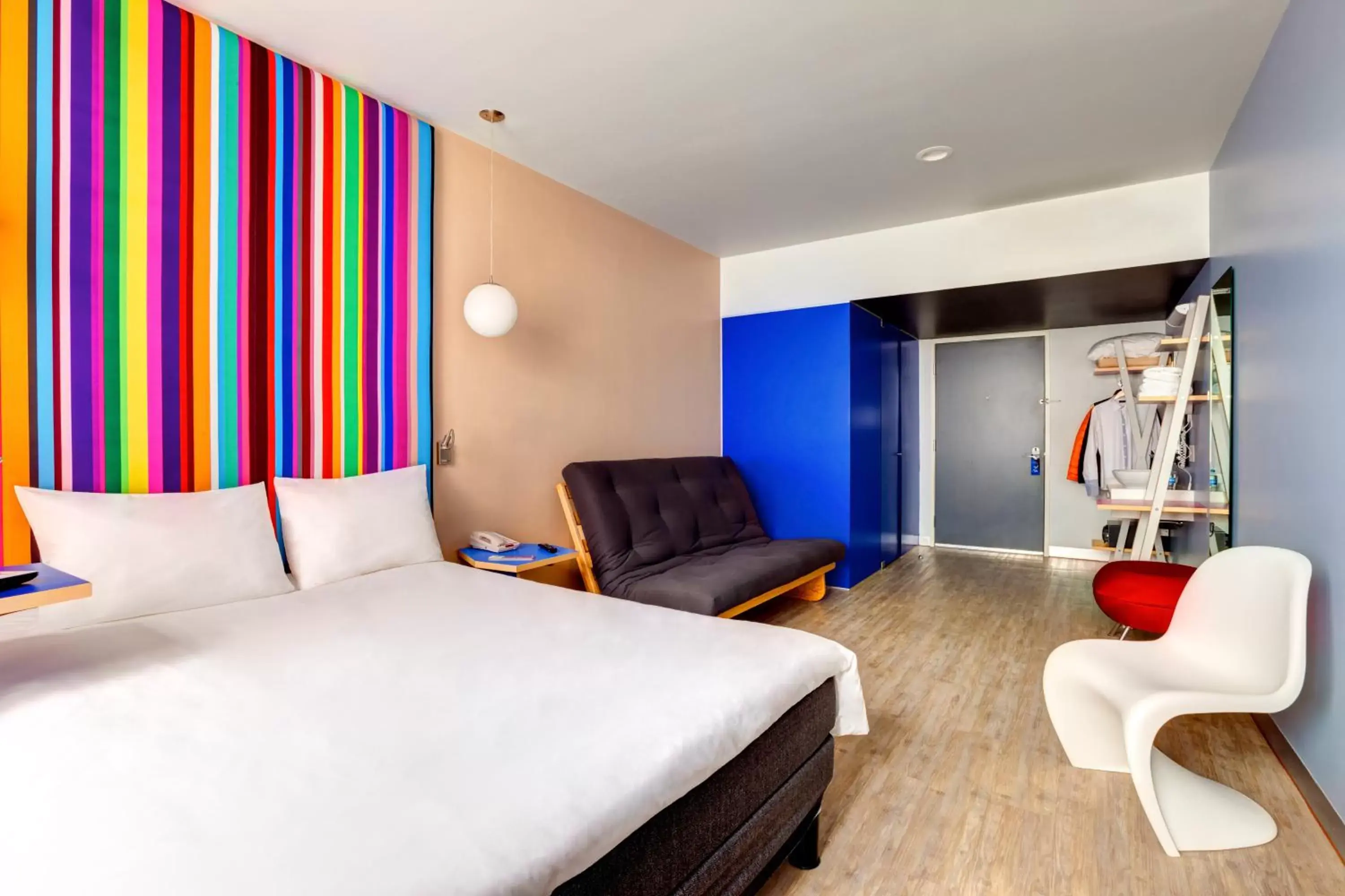 Photo of the whole room, Room Photo in Ibis Styles Mexico Zona Rosa