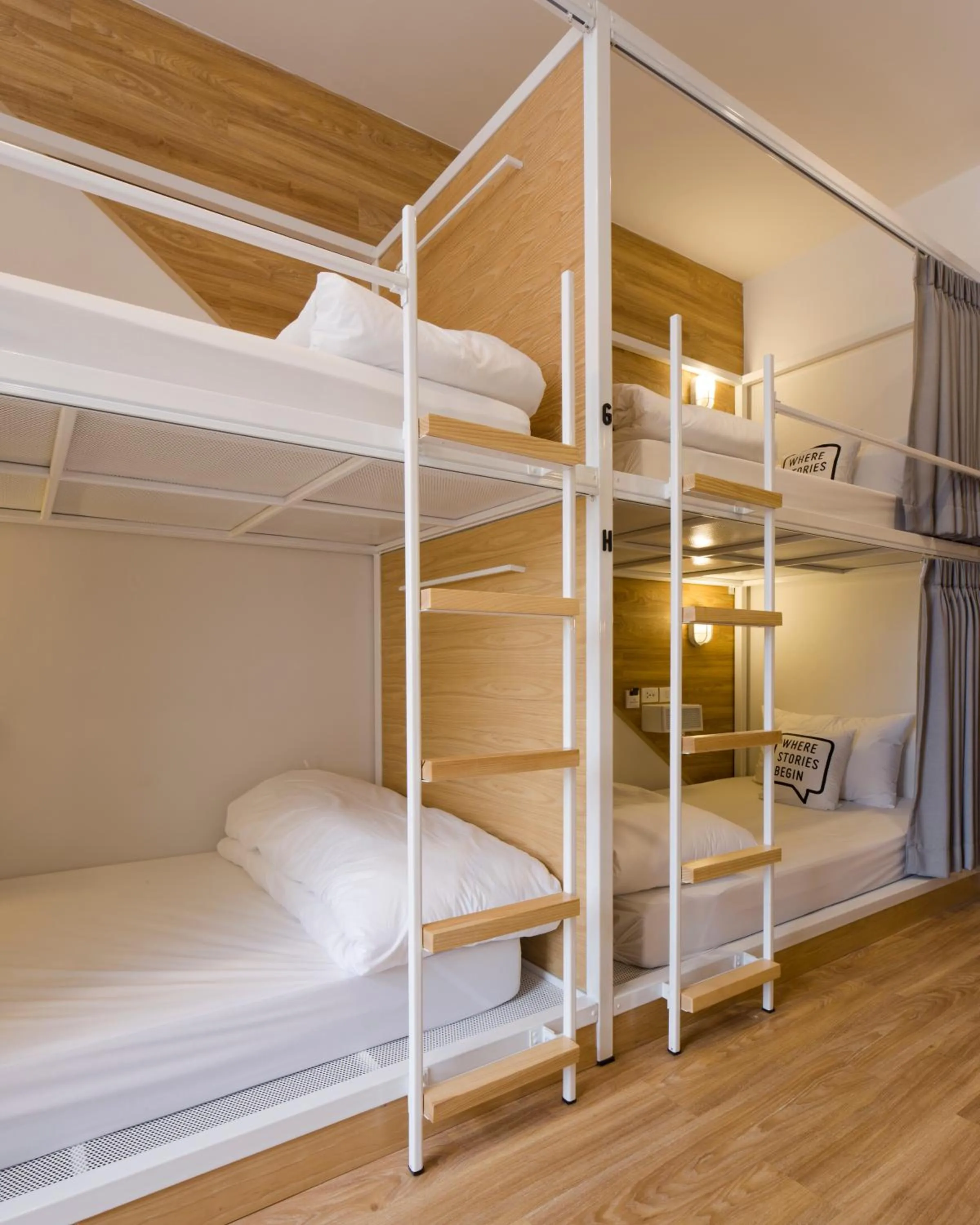 bunk bed, Bed in Bed One Block Hostel