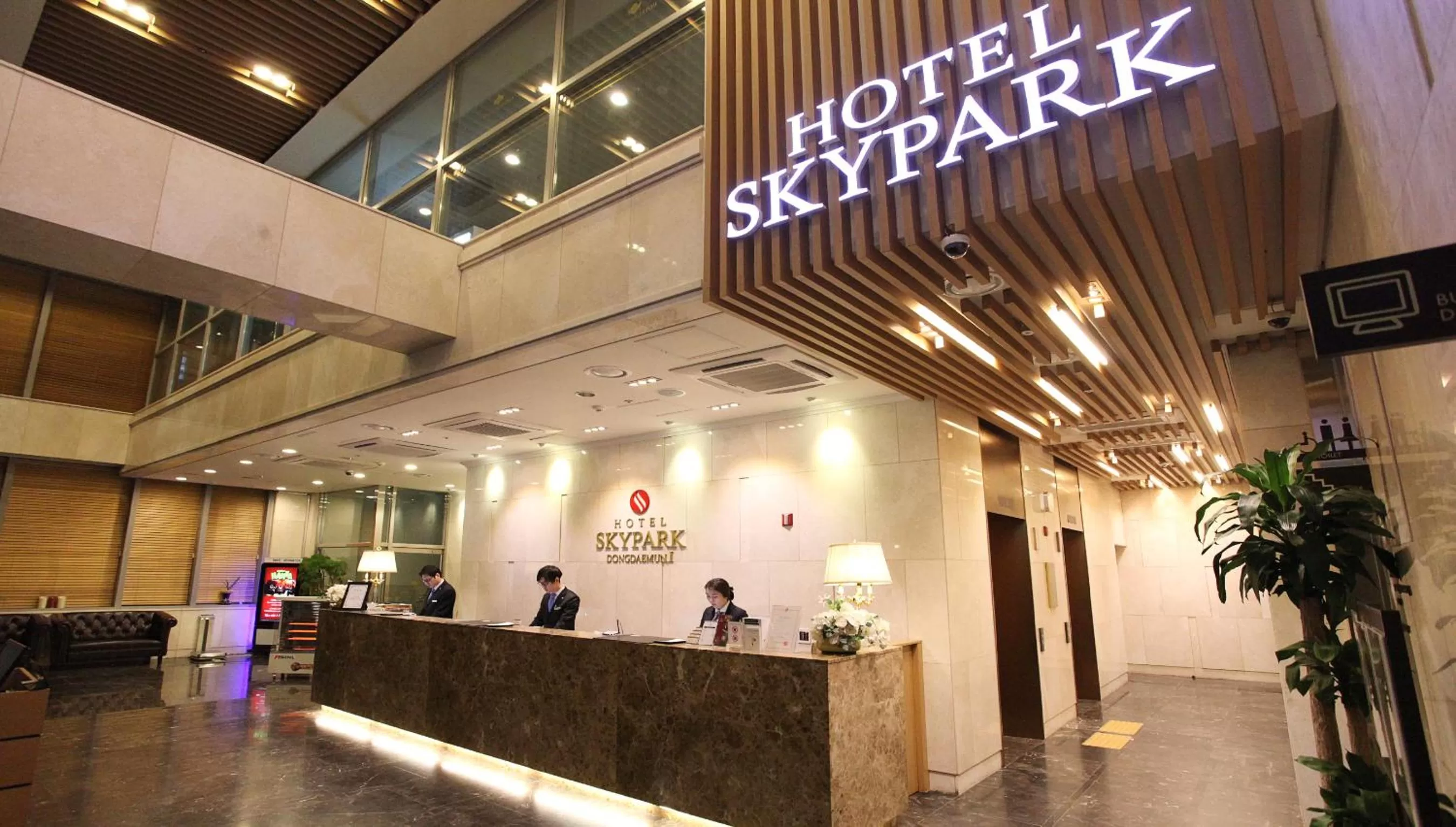 Lobby or reception in Hotel Skypark Dongdaemun I