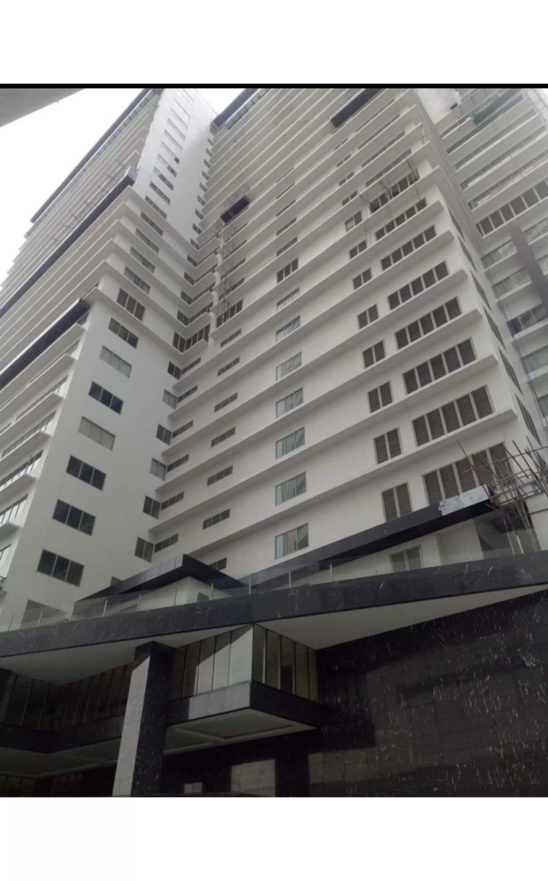 Property building in Capital O 804 The Residences at Bonifacio Civic Center