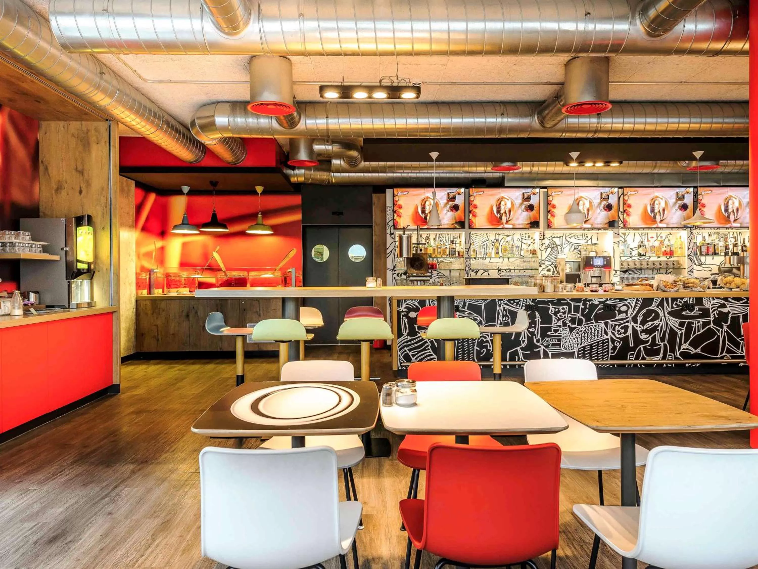 Restaurant/places to eat in ibis Hotel München Messe