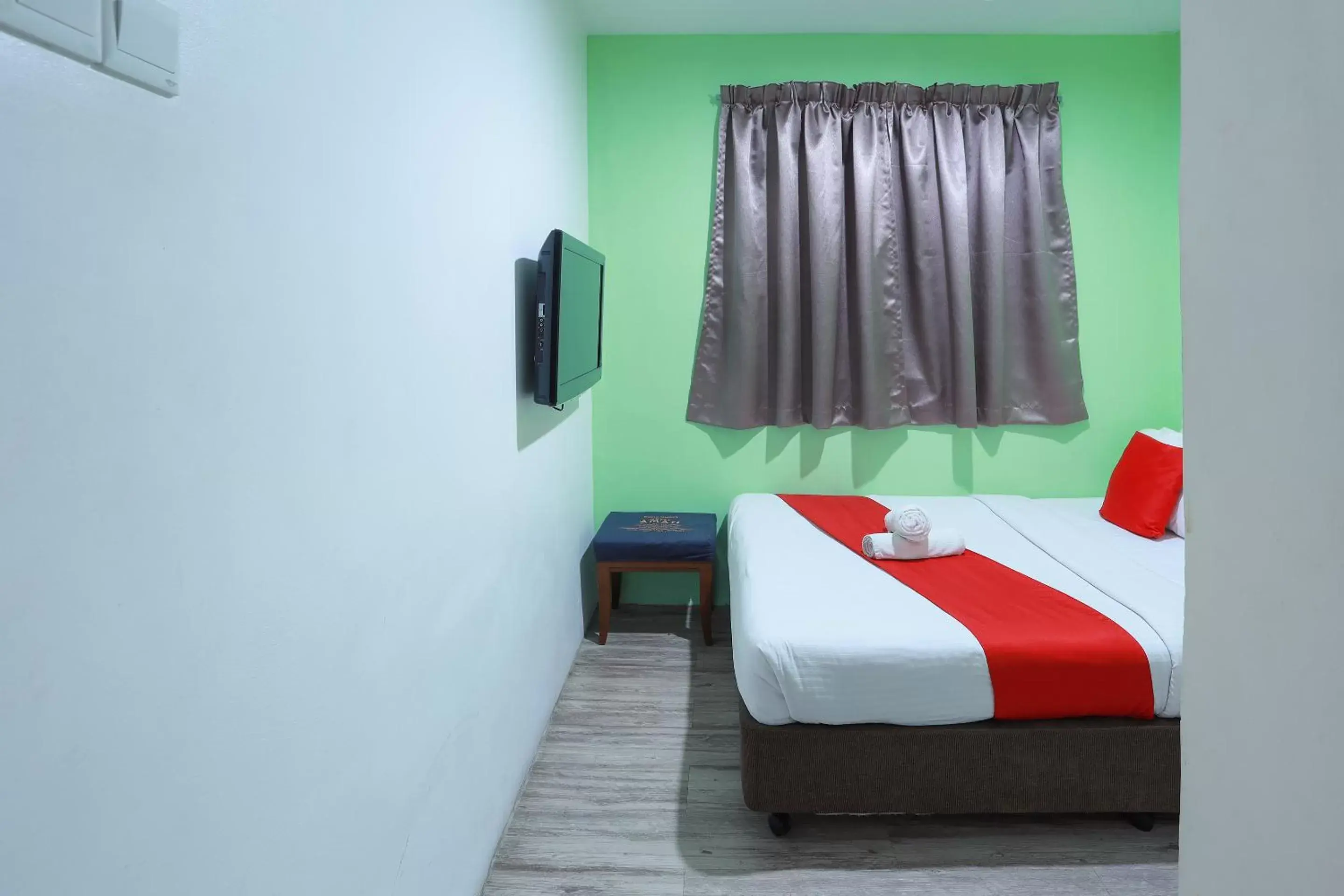 Bedroom, Bed in Hotel Aman- Nilai & KLIA