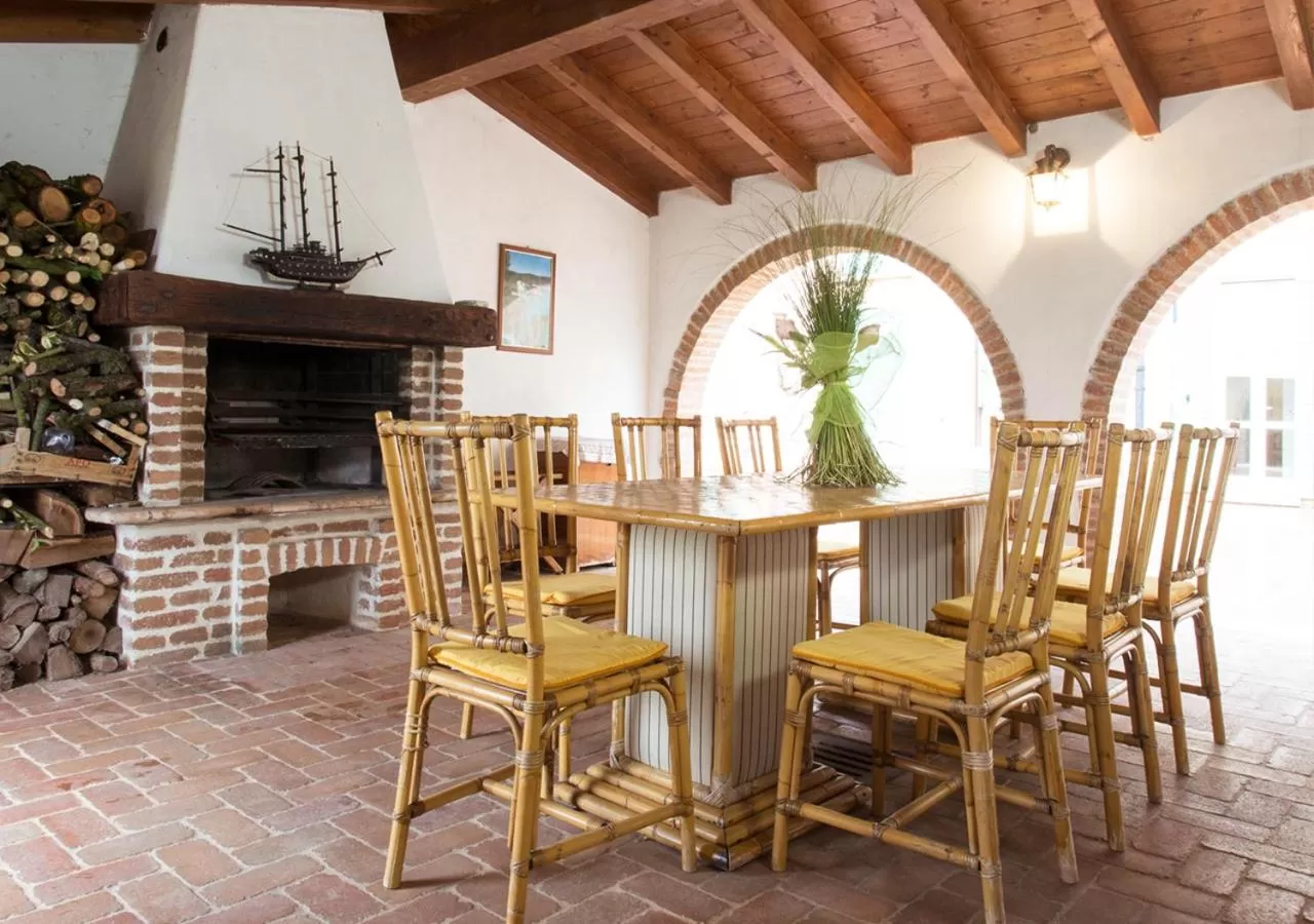 Dining area, Restaurant/Places to Eat in B&B Residence il Ciliegio , Via Villa Superiore 93 Luzzara