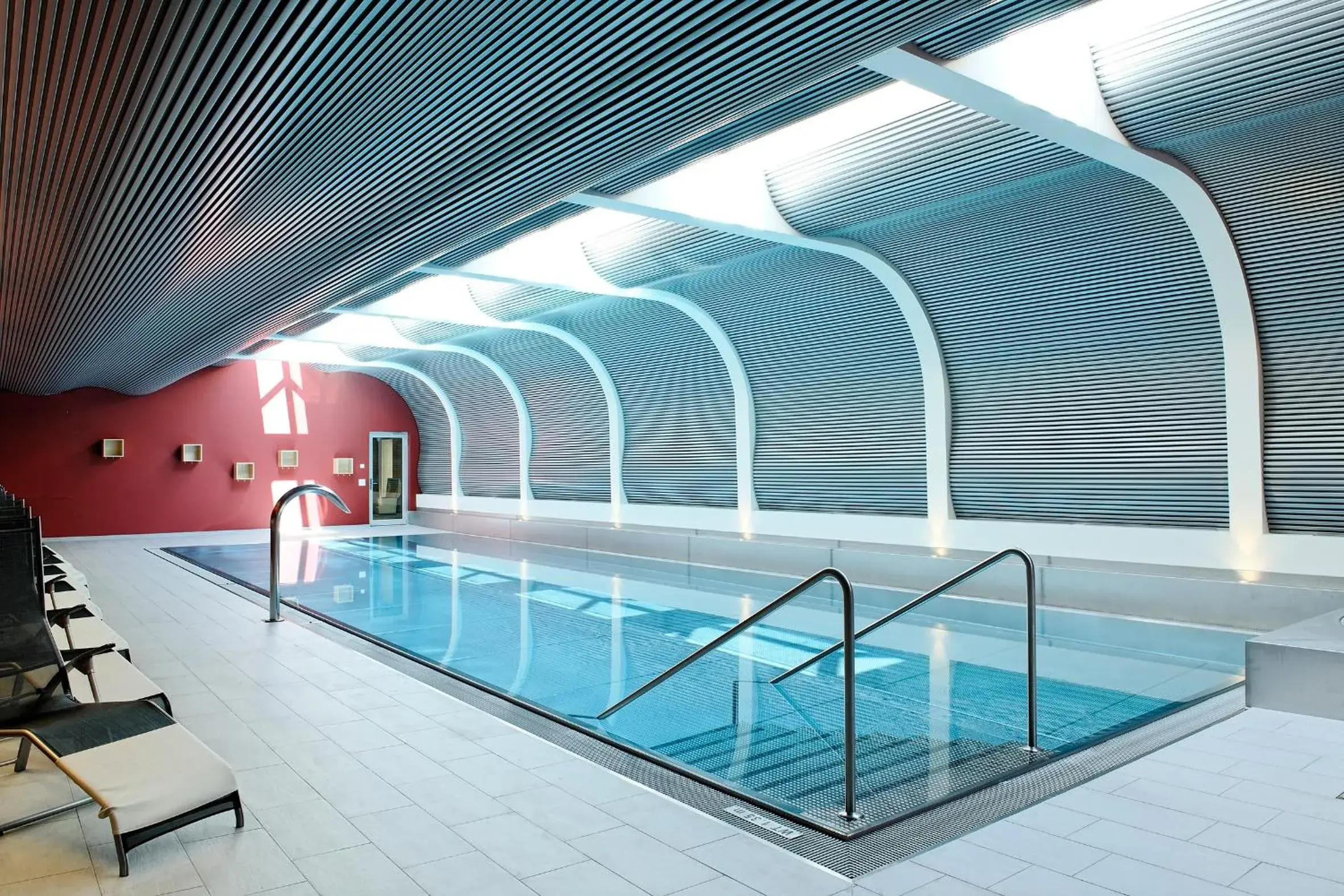 Swimming Pool in Hotel Ambassador Zermatt