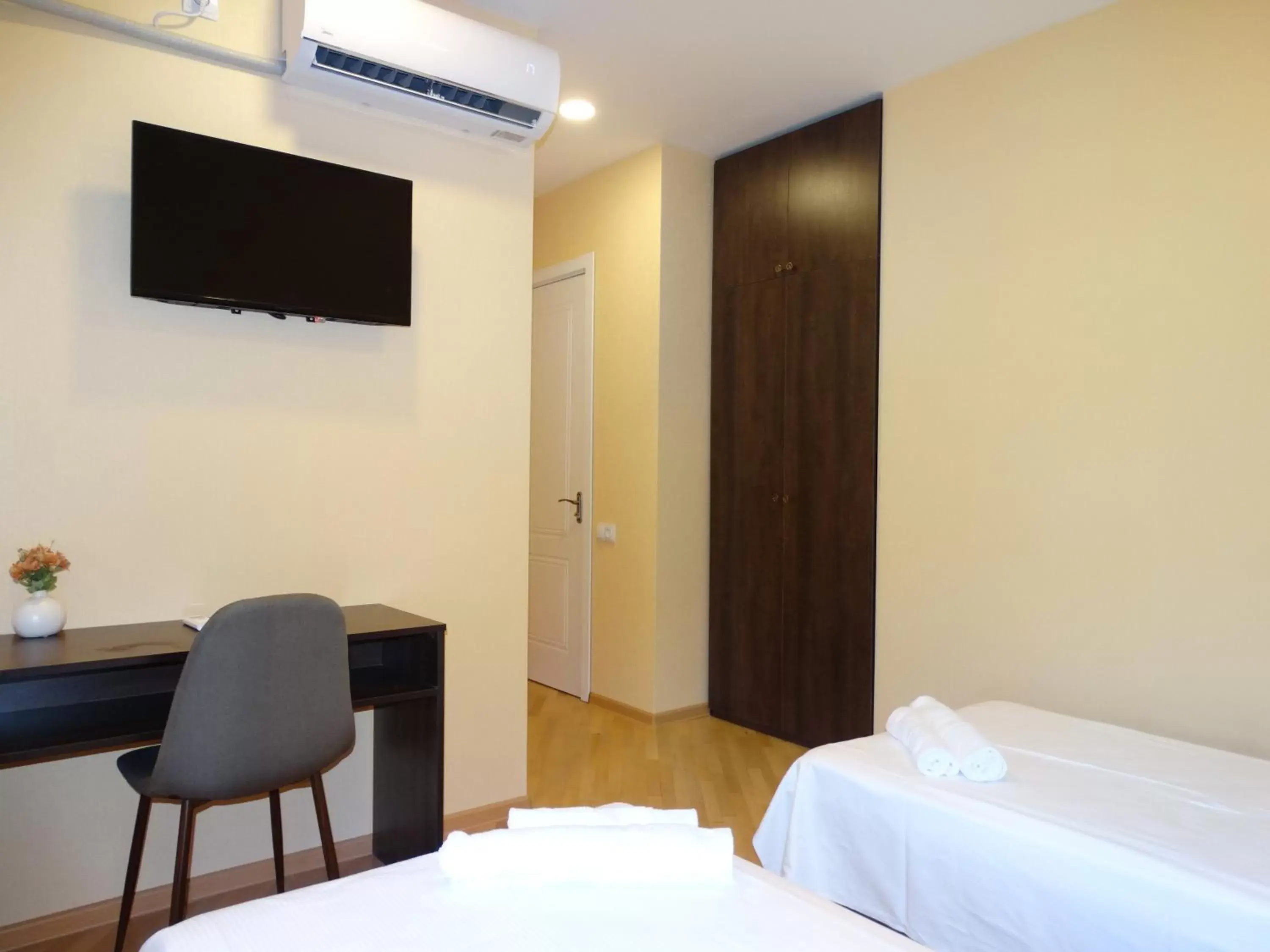 Standard Twin Room - single occupancy in Hotel Boutique IVERIA Standard Twin Room - single occupancy in Hotel Boutique IVERIA