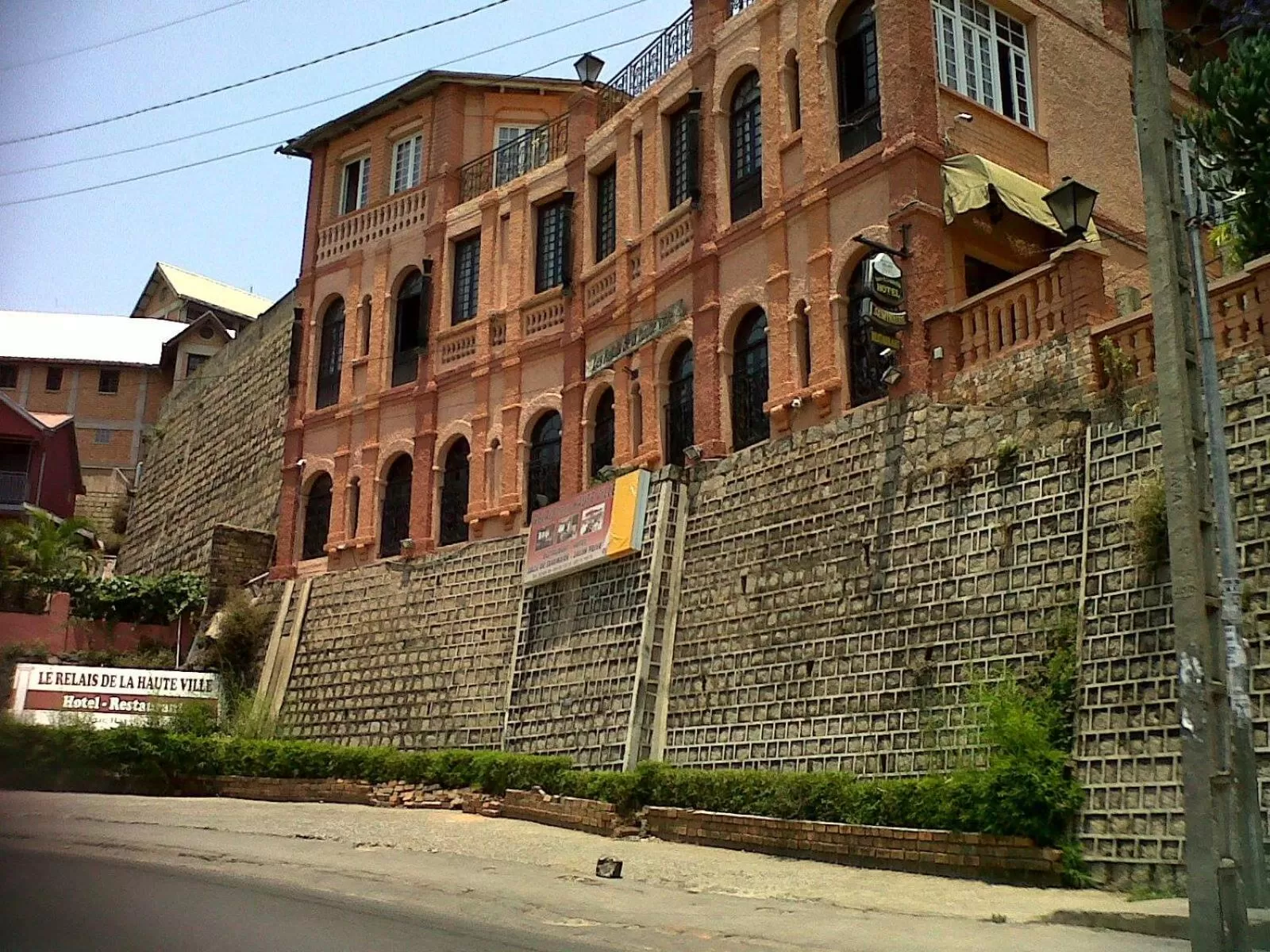 Facade/entrance in Relais De La Haute Ville Tana