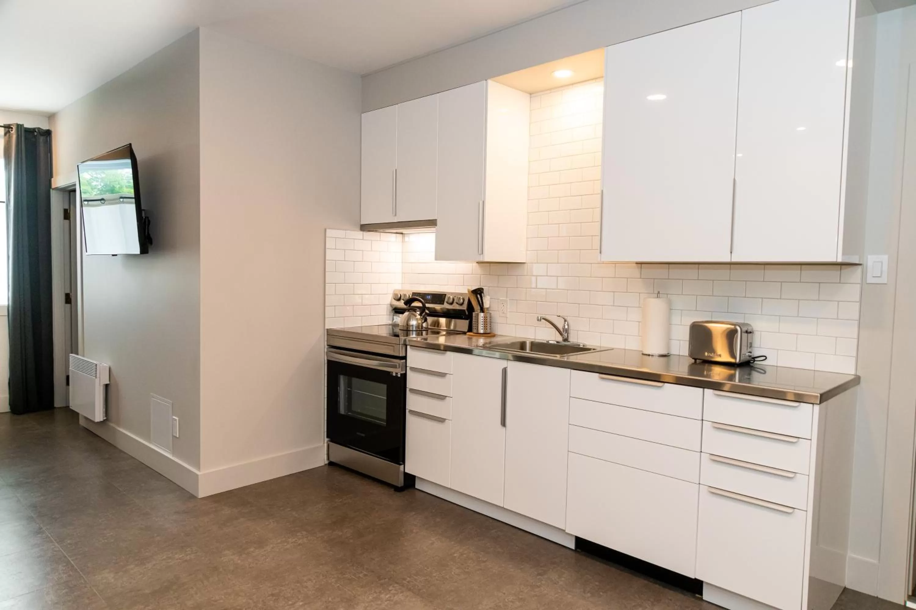 TV and multimedia in Morel Executive Suites