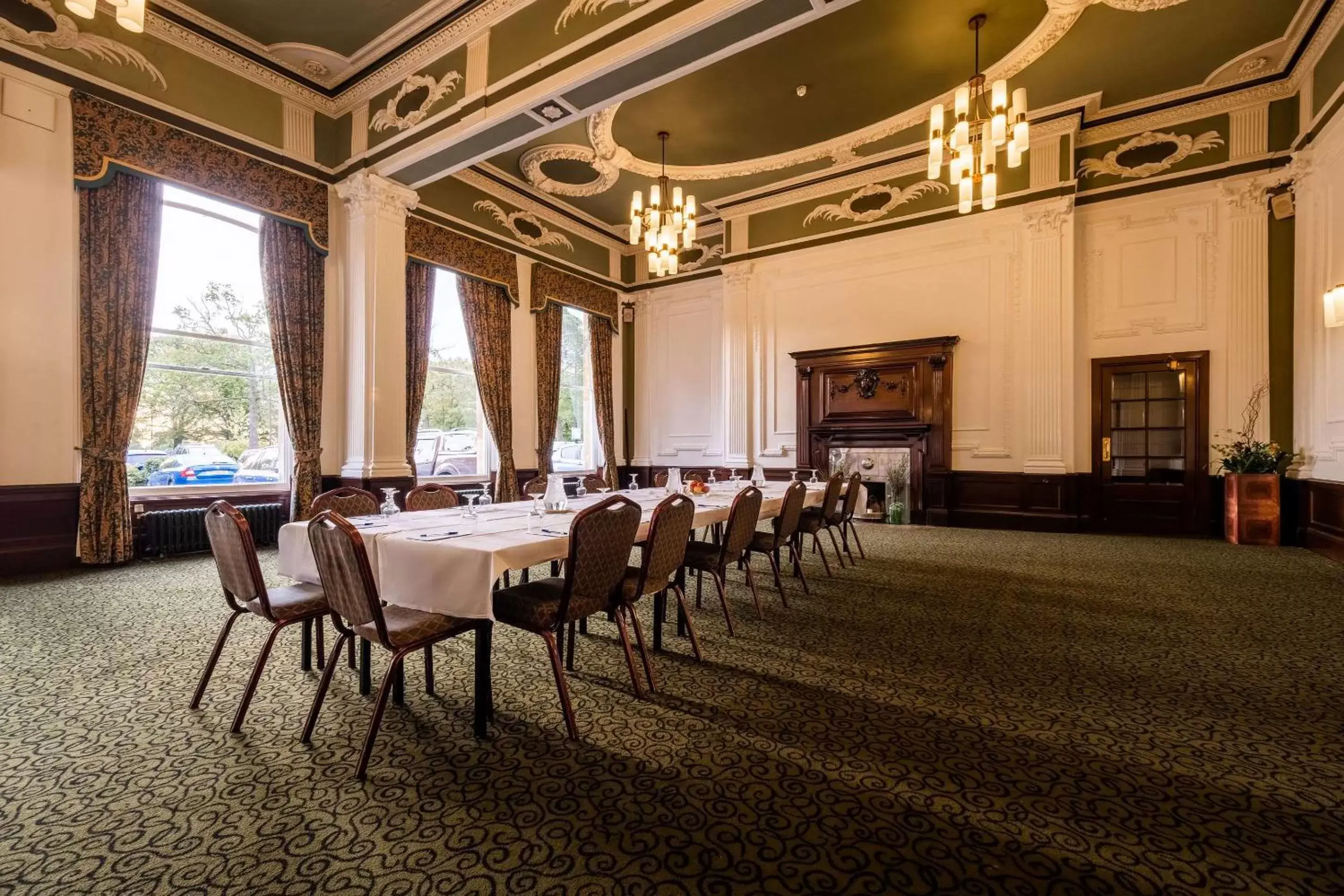 On site, Restaurant/Places to Eat in Cedar Court Hotel Harrogate