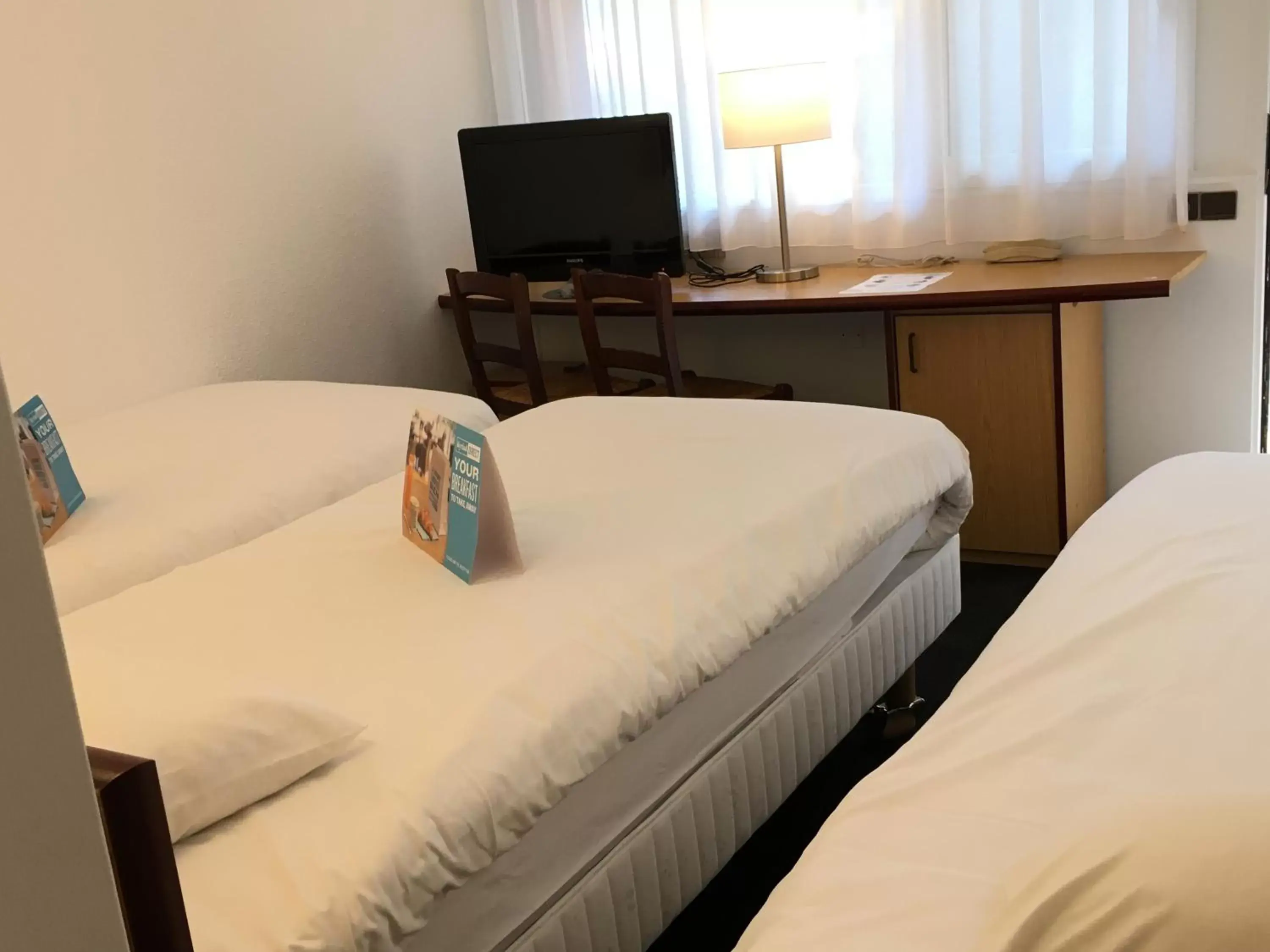 Bed in Kyriad Direct Marseille Ouest - Martigues