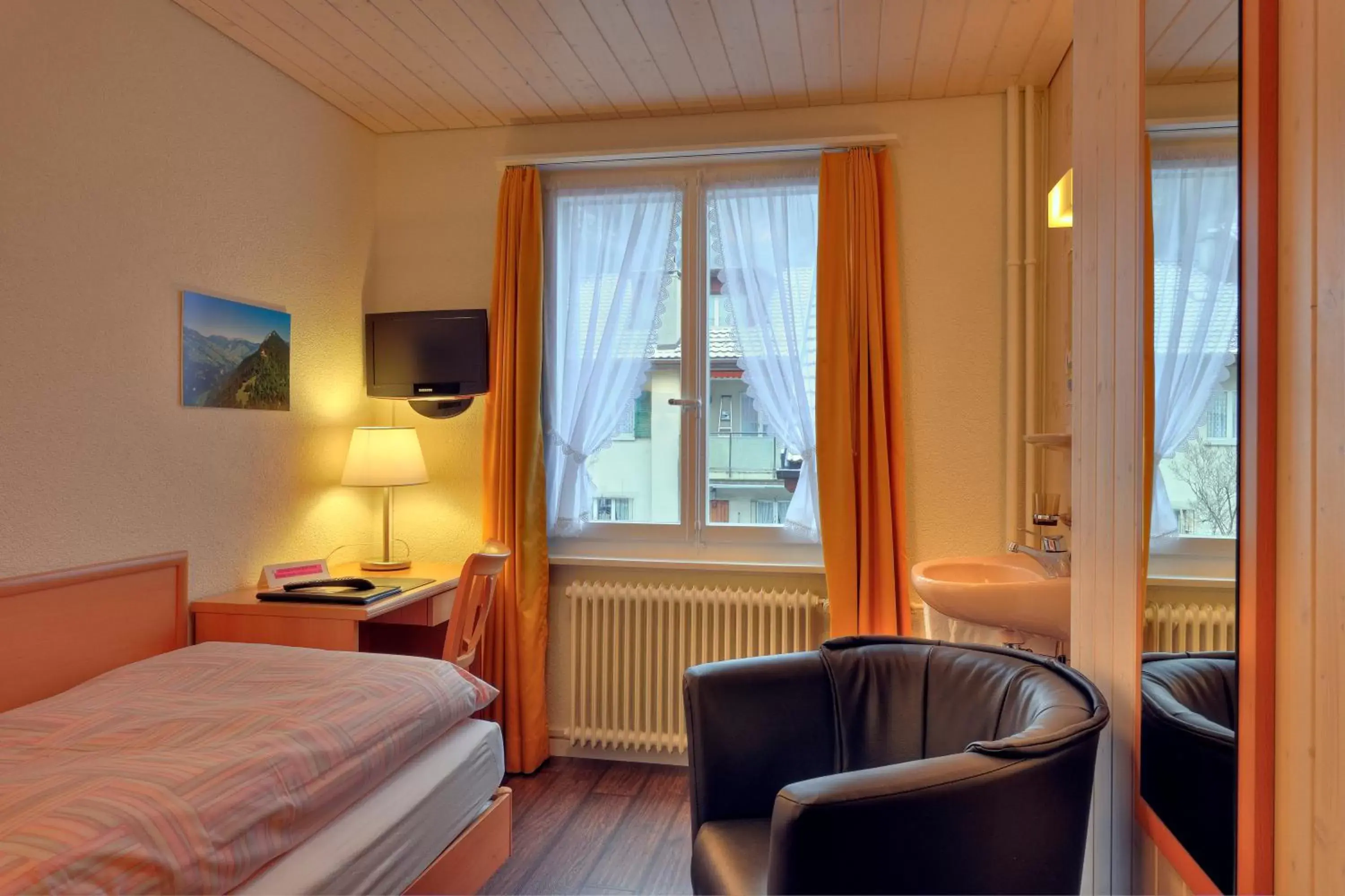 Economy Single Room with Private External Bathroom - single occupancy in Hotel Rössli
