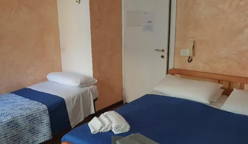 Bed in Hotel Ristorante Luina