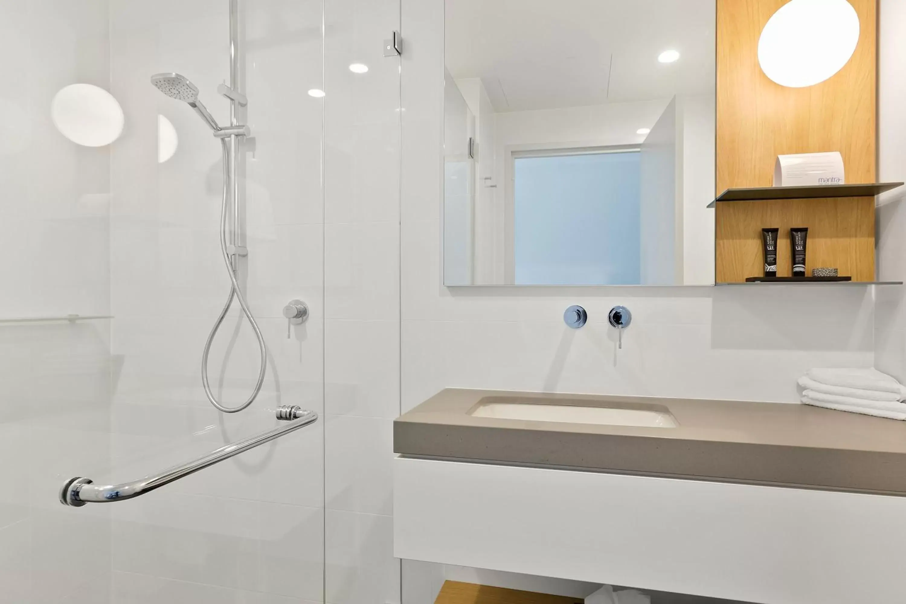 Bathroom in Mantra Hotel at Sydney Airport