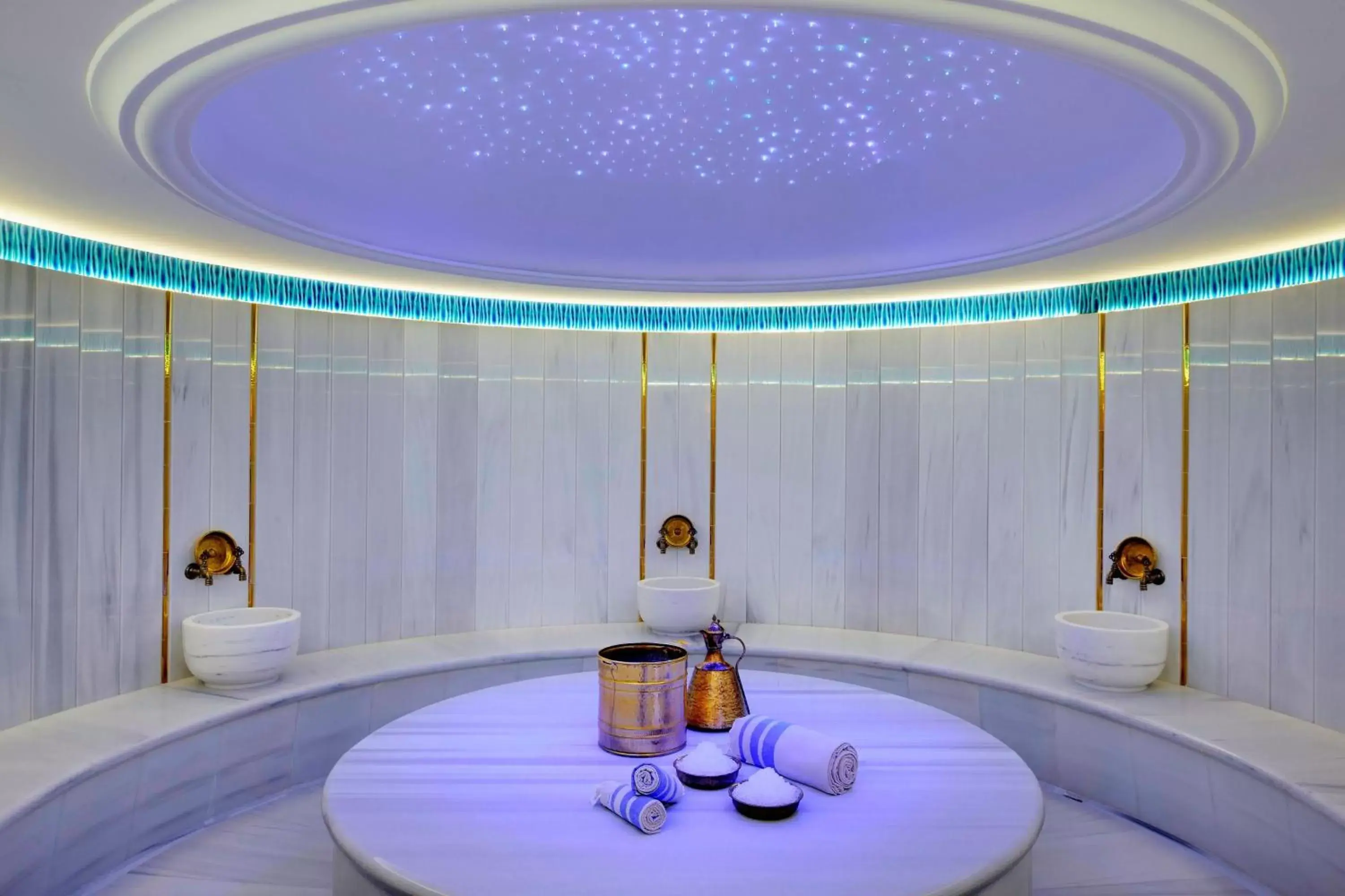 Spa and wellness centre/facilities, Swimming Pool in Istanbul Marriott Hotel Sisli