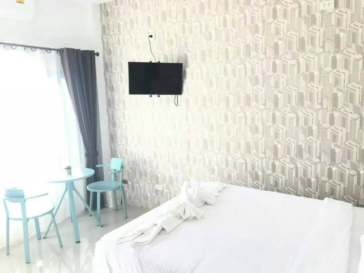 Bed, TV/Entertainment Center in Noble Baan Pastel