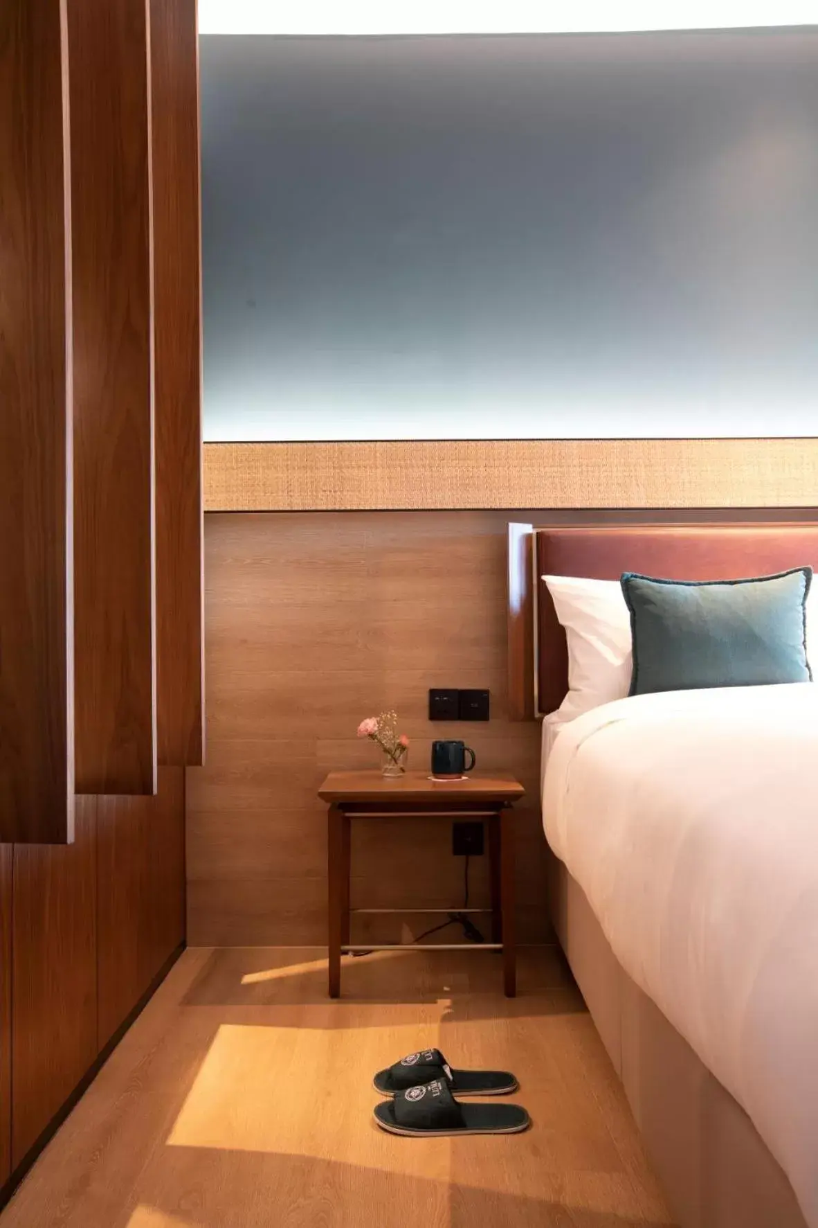 Bed in The LUMA Hotel, a Member of Design Hotels