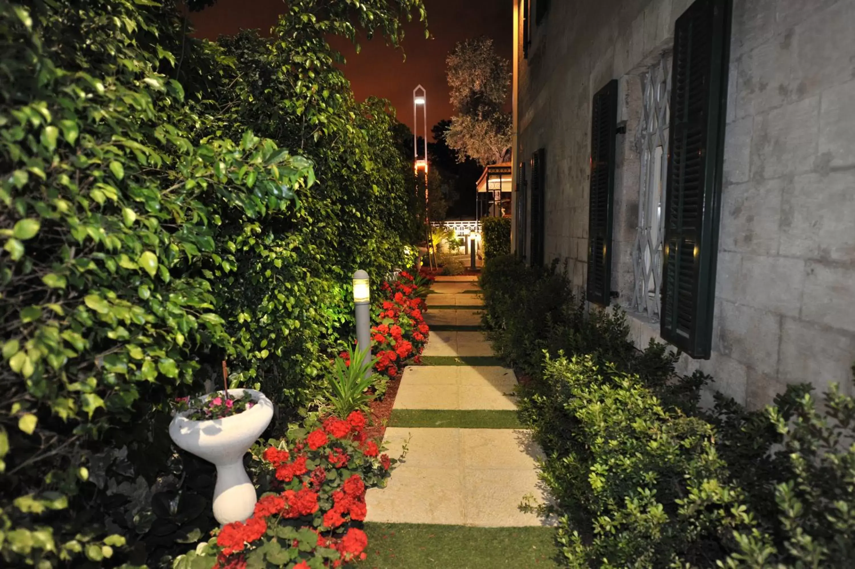 Decorative detail, Garden in The Colony Hotel