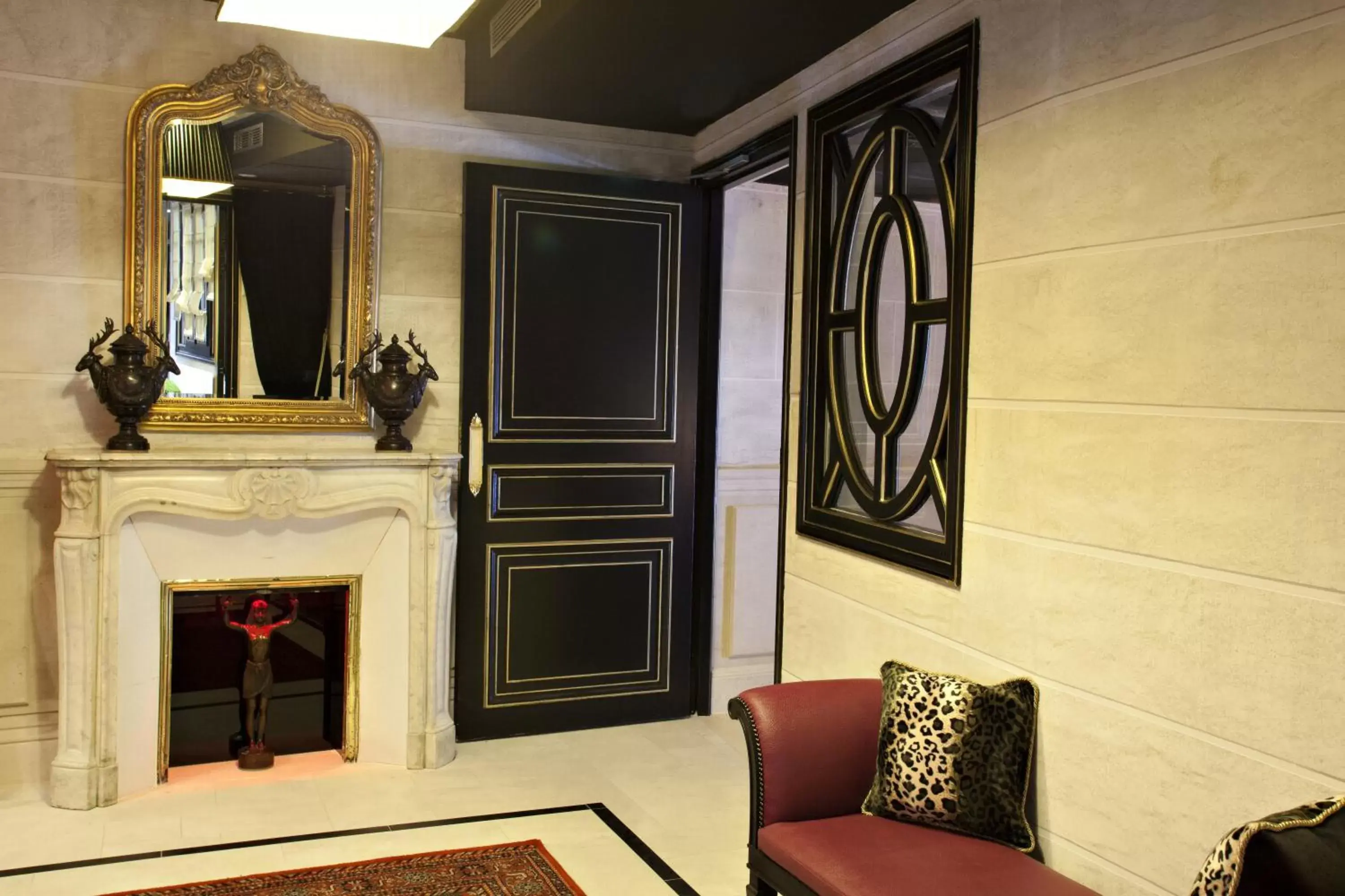 Decorative detail, Seating Area in Maison Albar Hotels Le Champs-Elysées