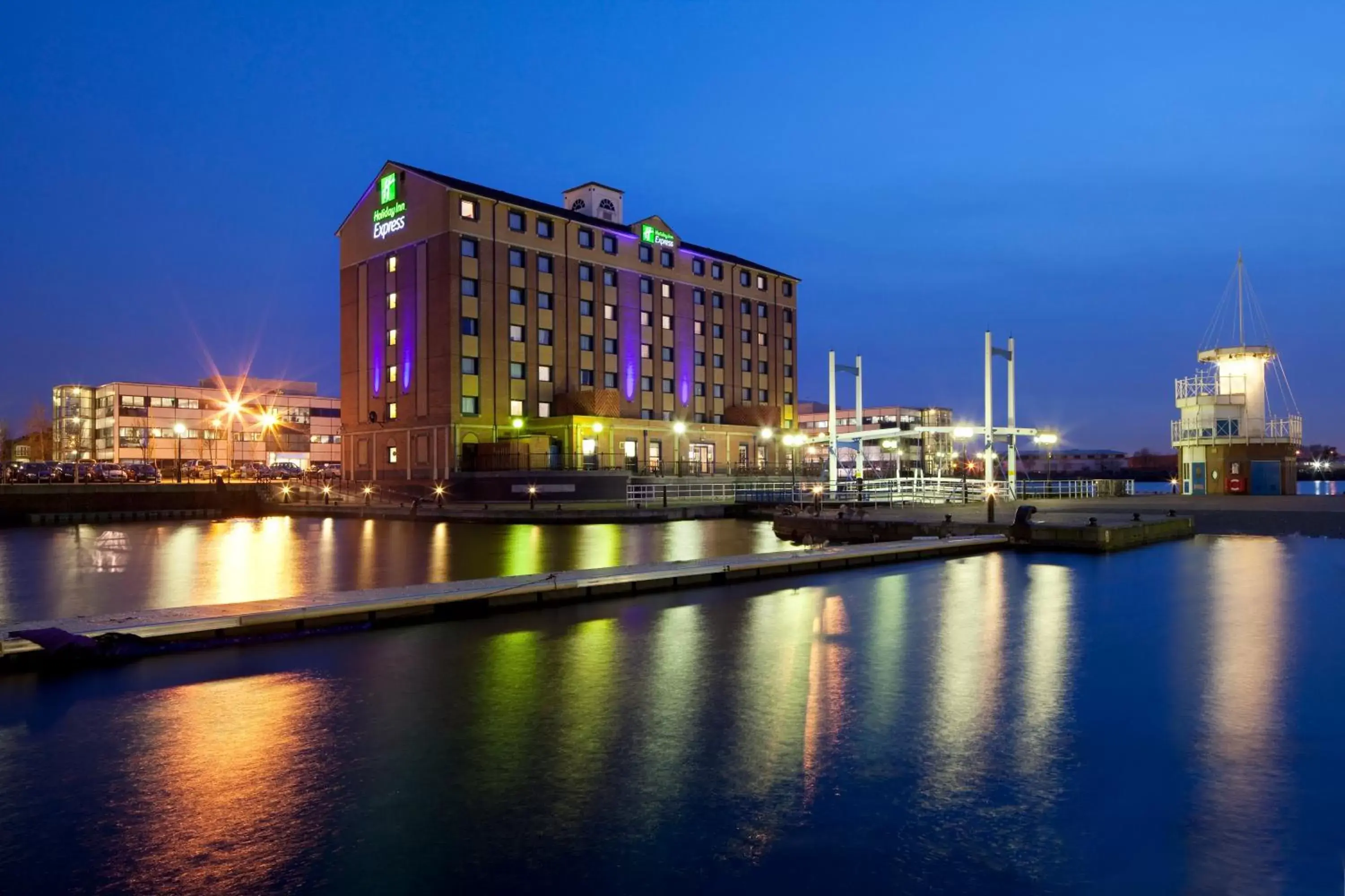 Property building in Holiday Inn Express Manchester - Salford Quays, an IHG Hotel