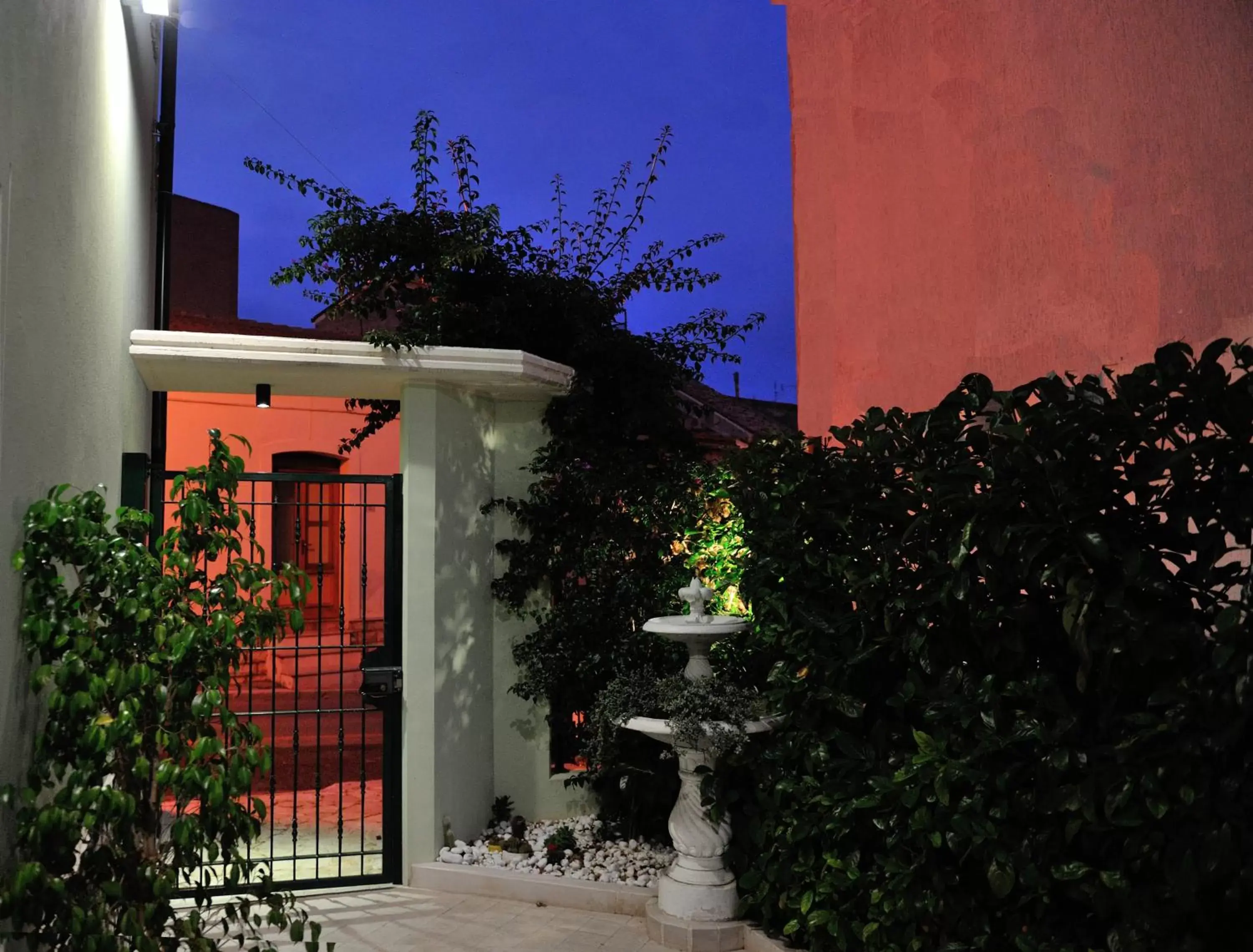 Facade/entrance, Property Building in La Casa Del Nonno