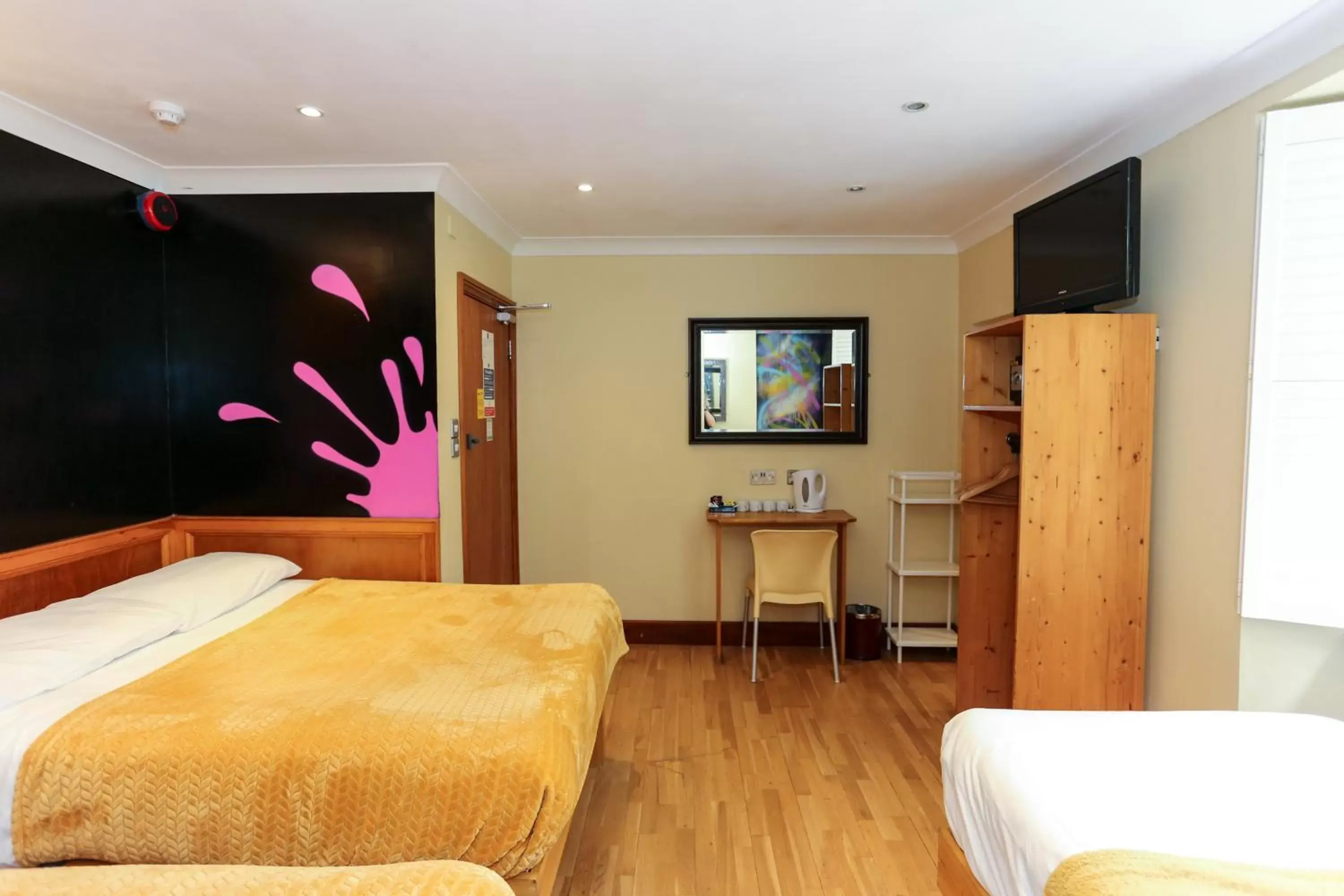 Property building, Bed in KX Rooms Kings Cross