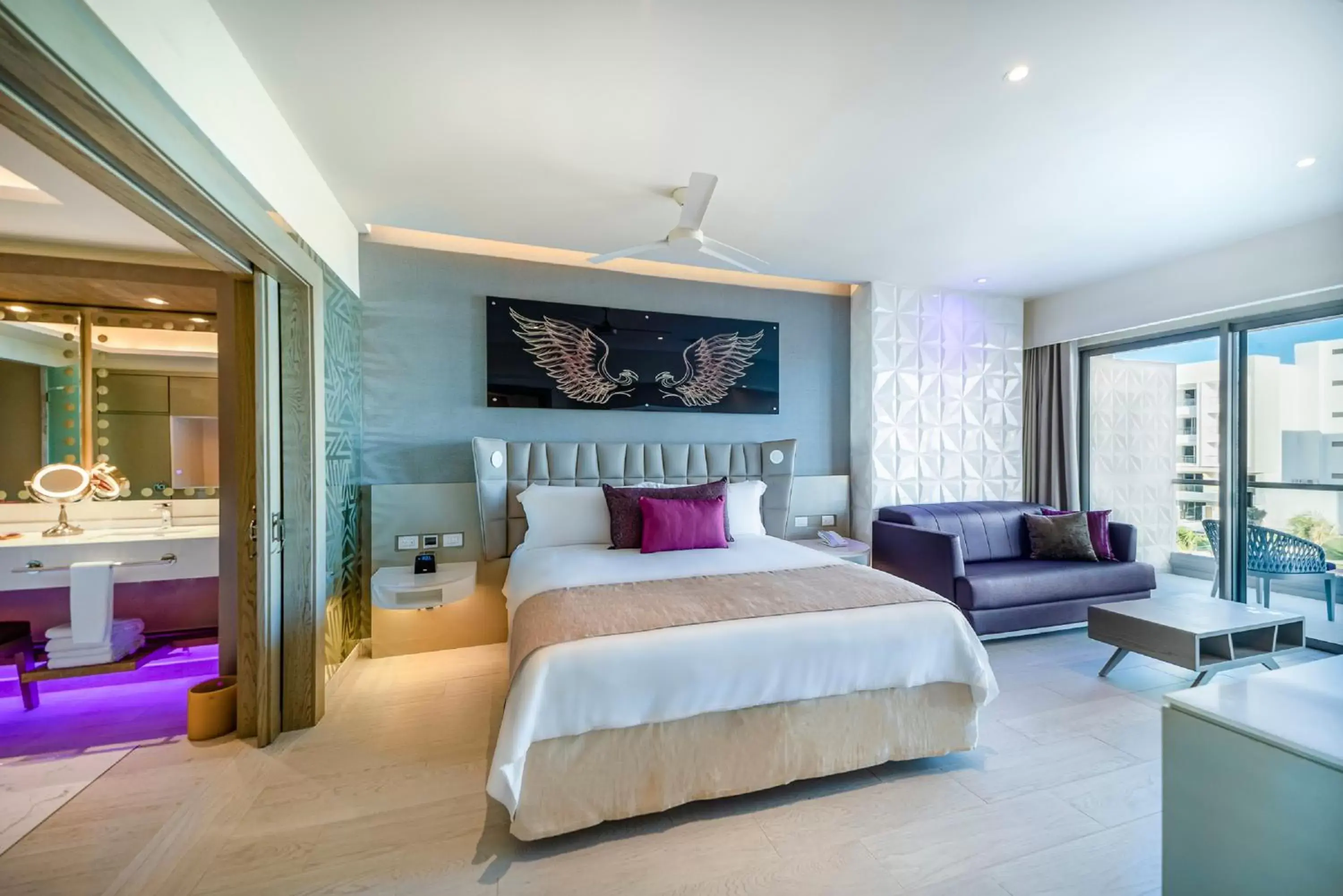 Bedroom in Planet Hollywood Cancun, An Autograph Collection All-Inclusive Resort