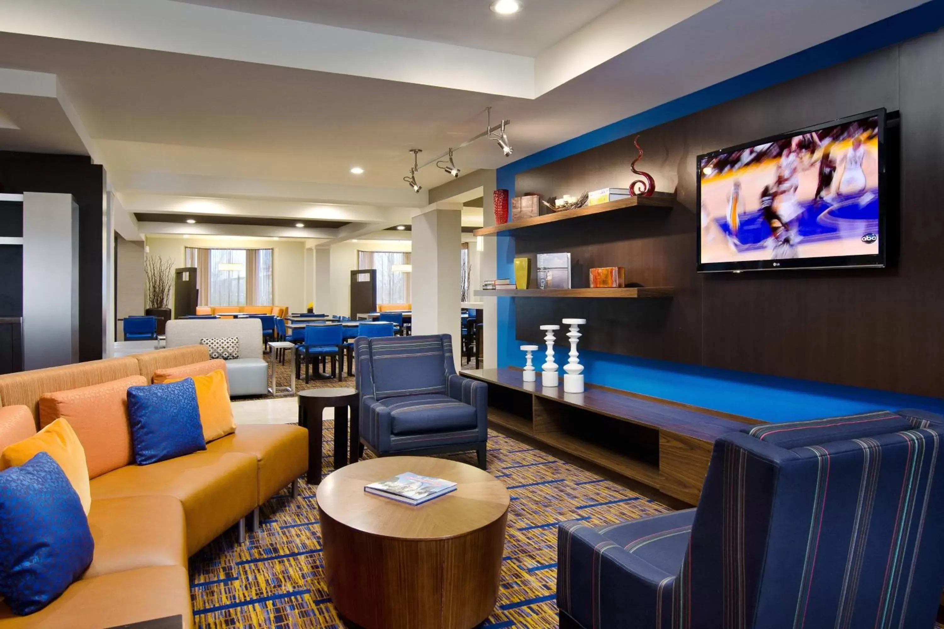 Lobby or reception, Lounge/Bar in Courtyard St. Louis Airport/Earth City