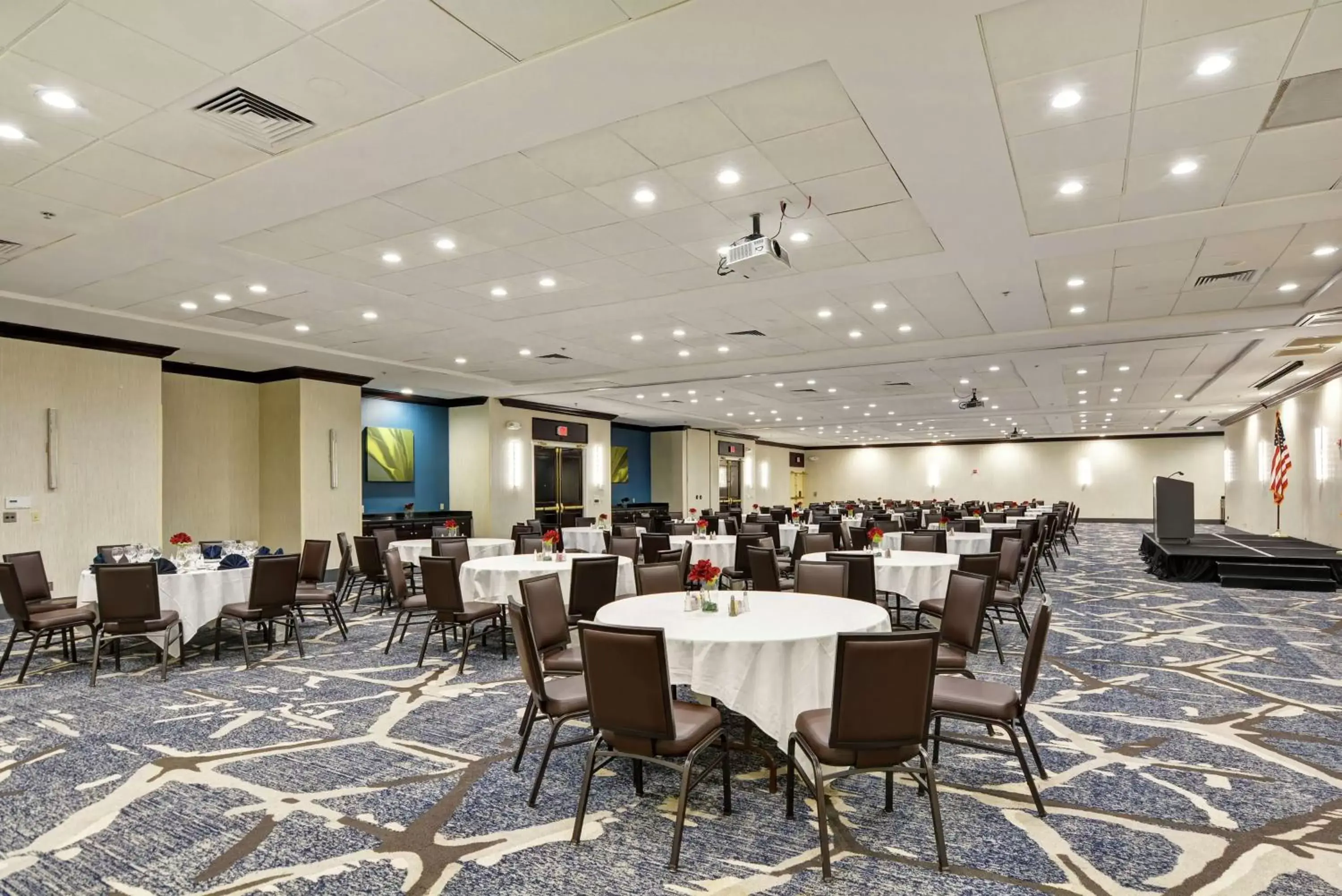 Meeting/conference room, Restaurant/Places to Eat in Embassy Suites by Hilton Orlando Downtown