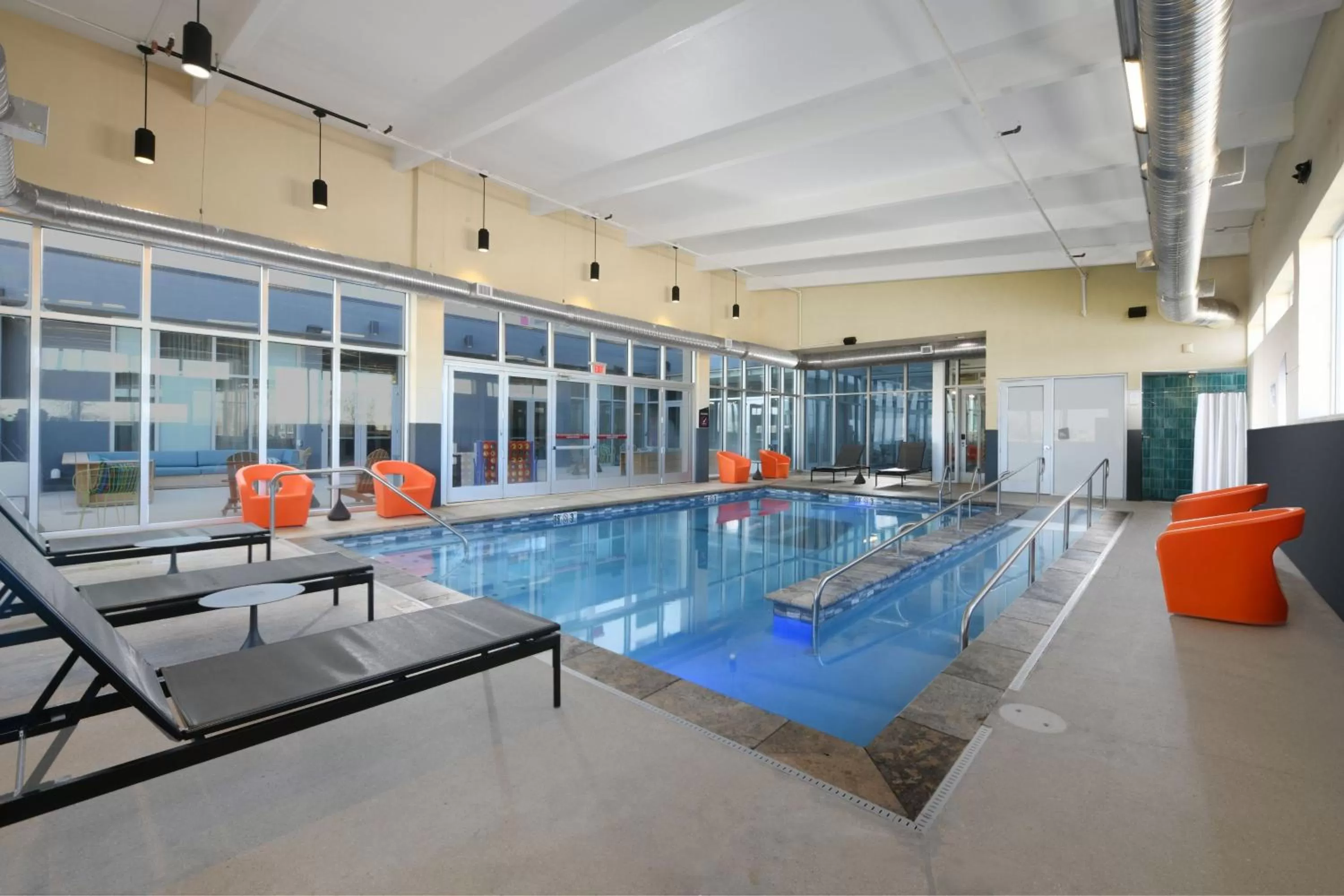 Swimming pool in Aloft Lubbock