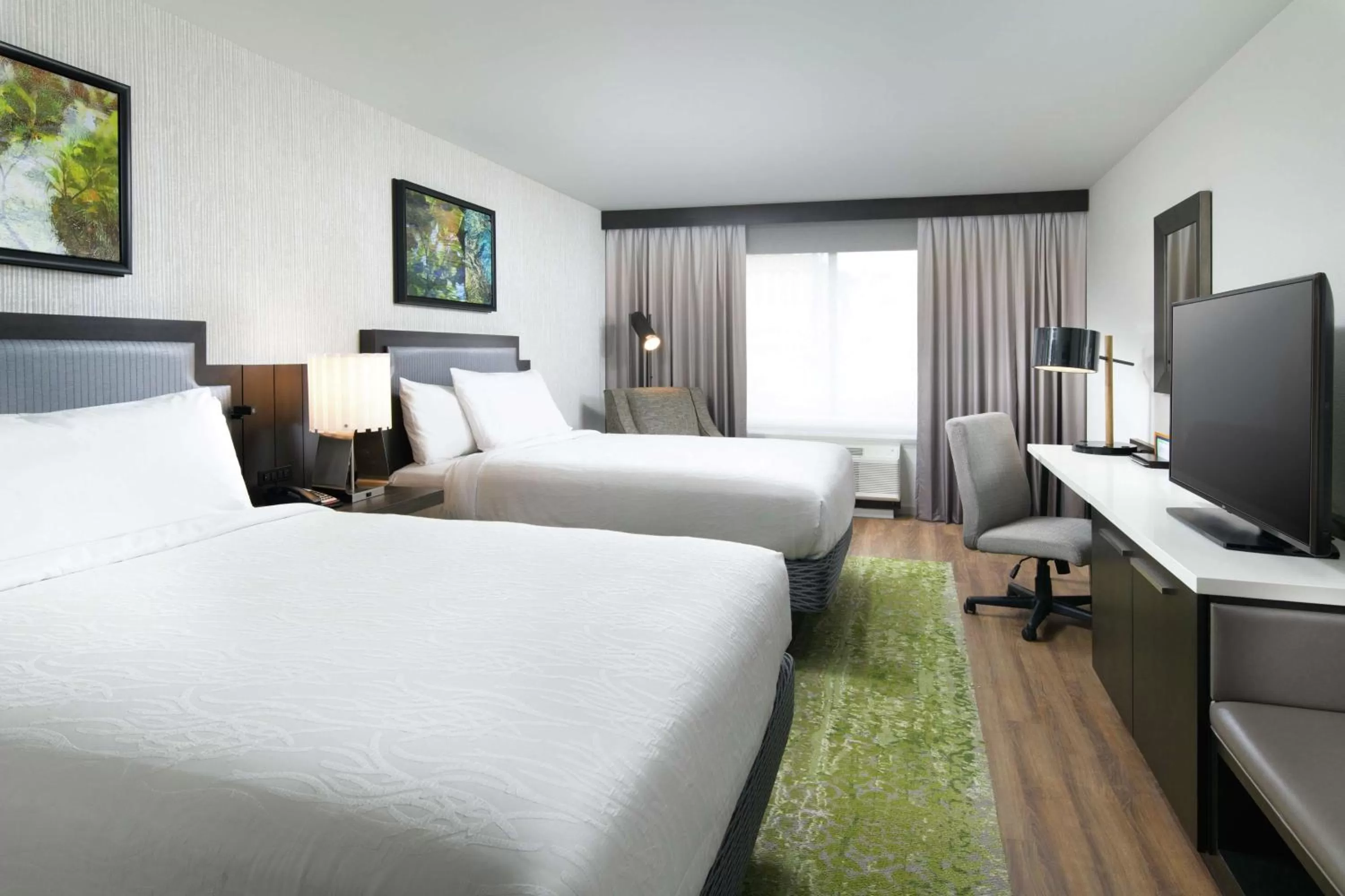 Bedroom, Bed in Hilton Garden Inn Memphis Downtown Beale Street