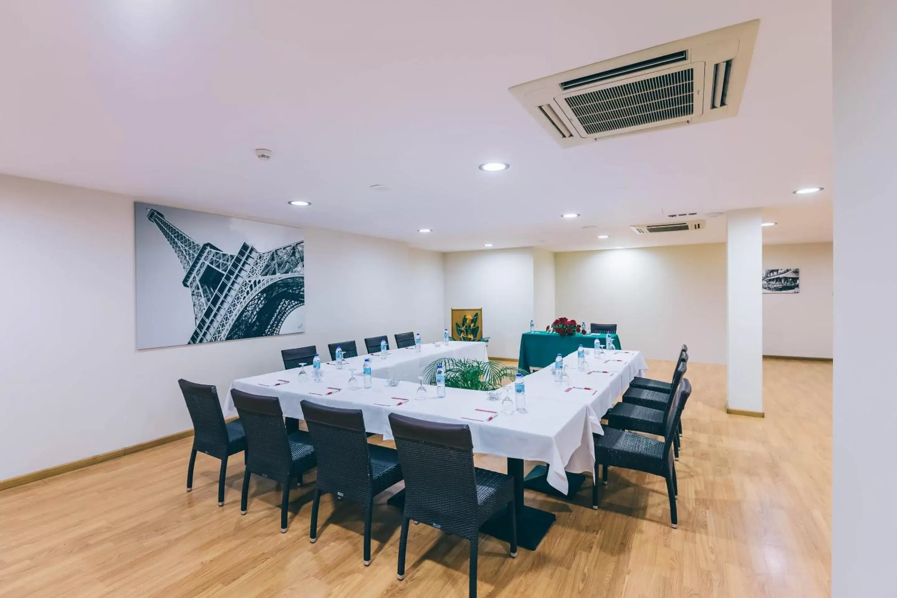 Meeting/conference room in Muthu Raga Madeira Hotel