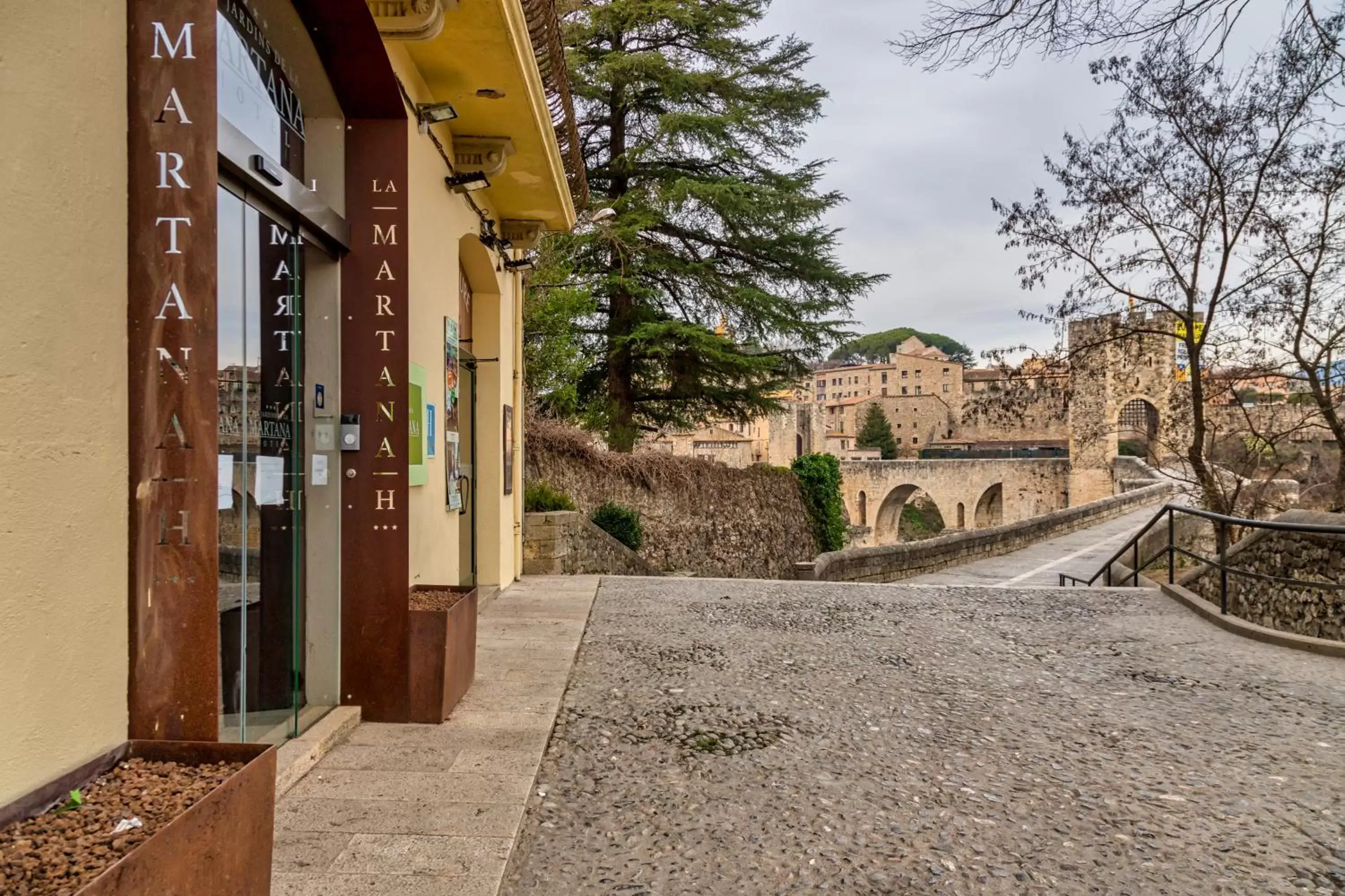 Property building in Els Jardins De La Martana