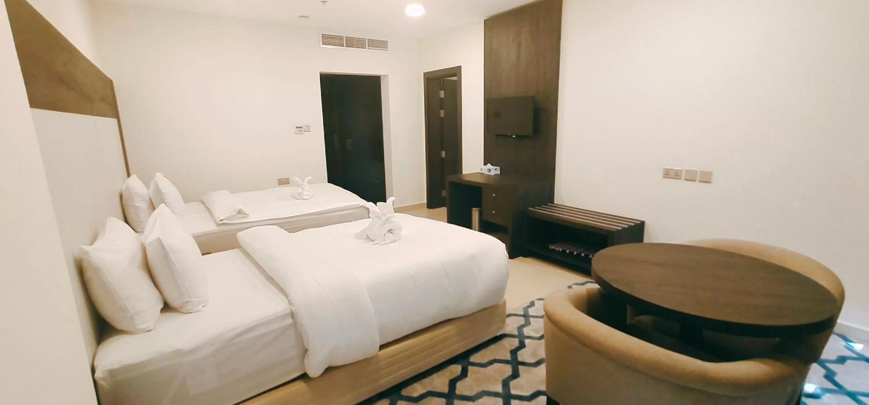 TV and multimedia, Bed in Manazil Aldar Hotel
