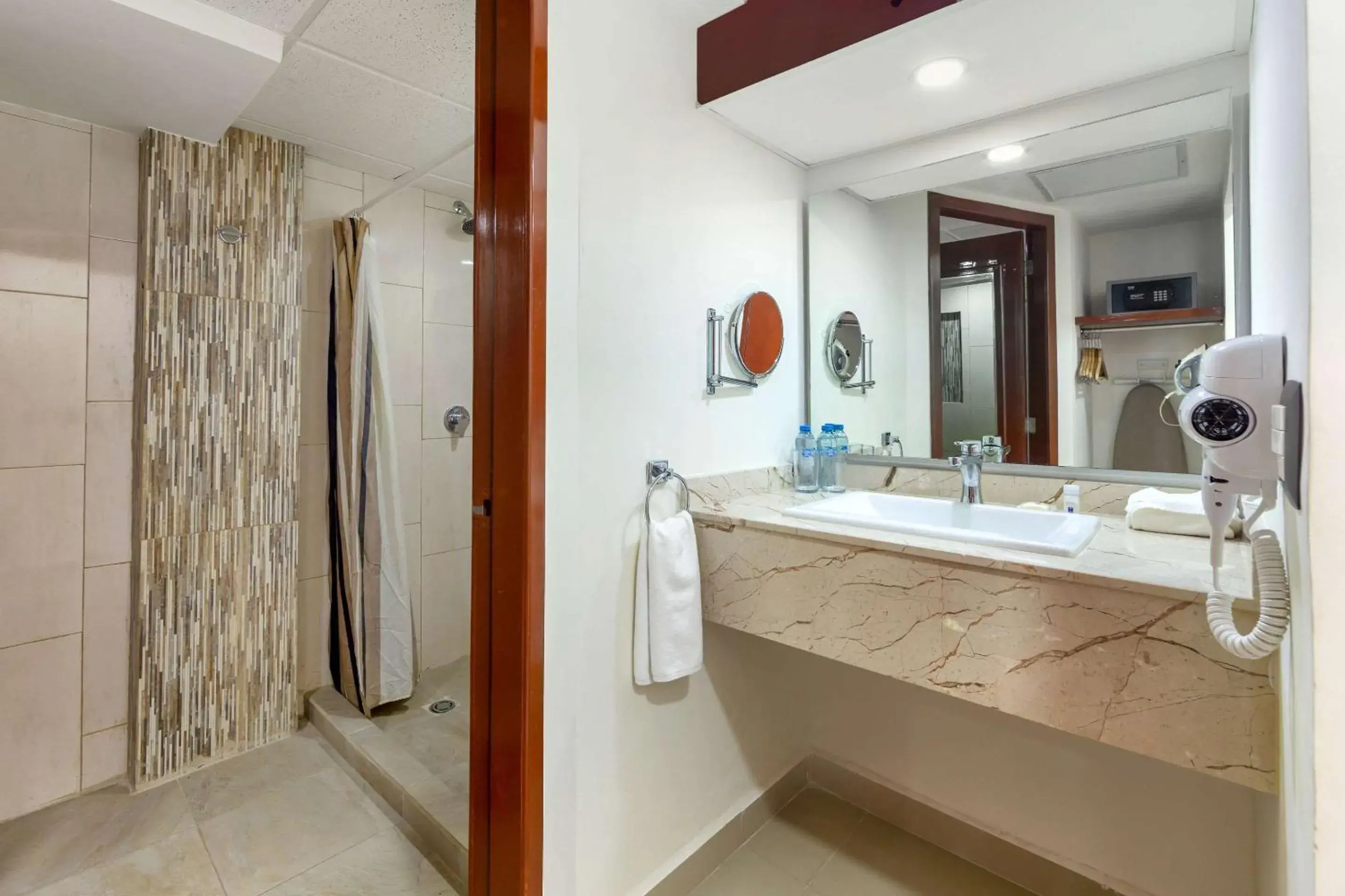 Bathroom in Comfort Inn Veracruz
