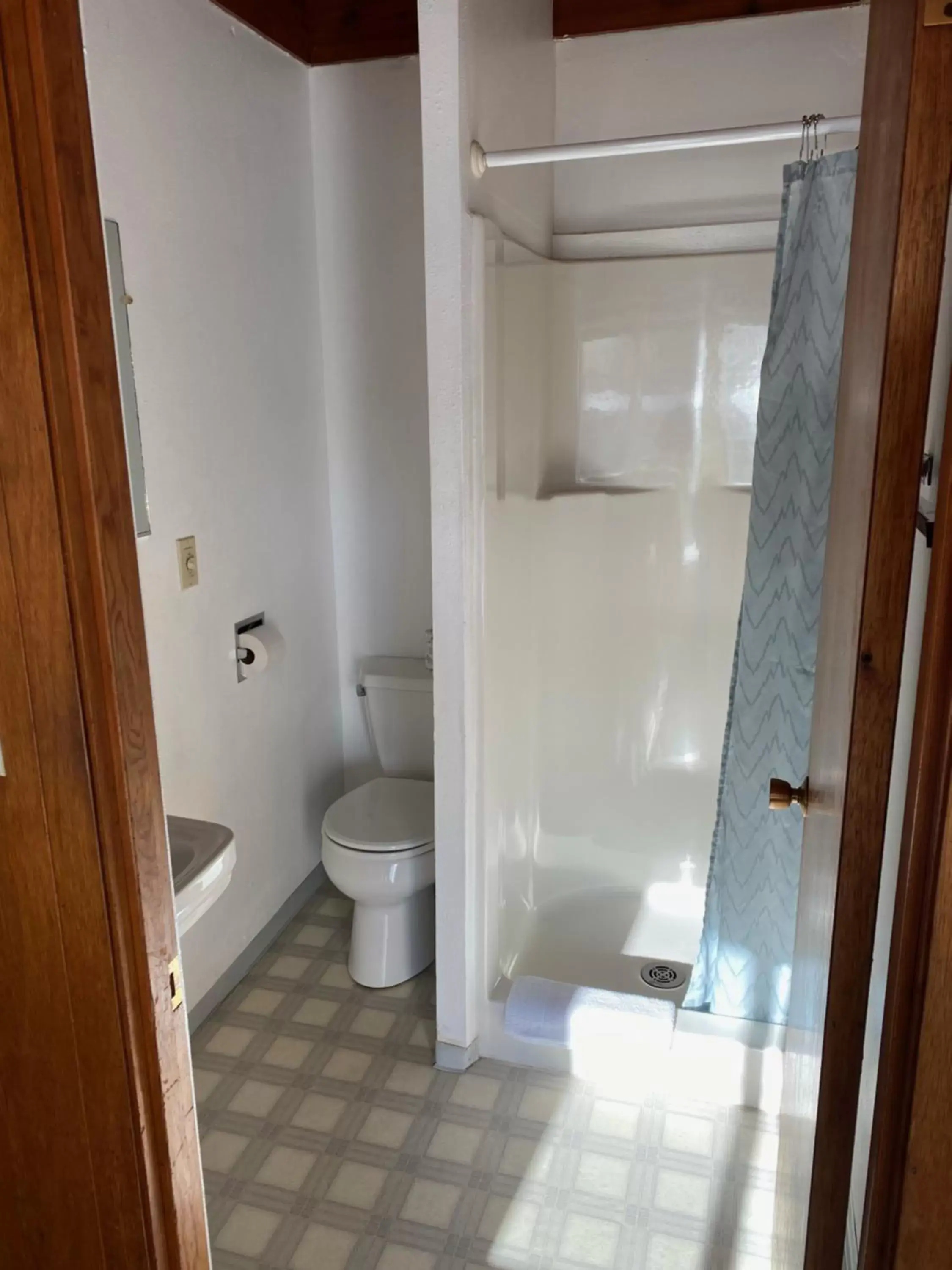 Bathroom in Curley's Resort & Dive Center