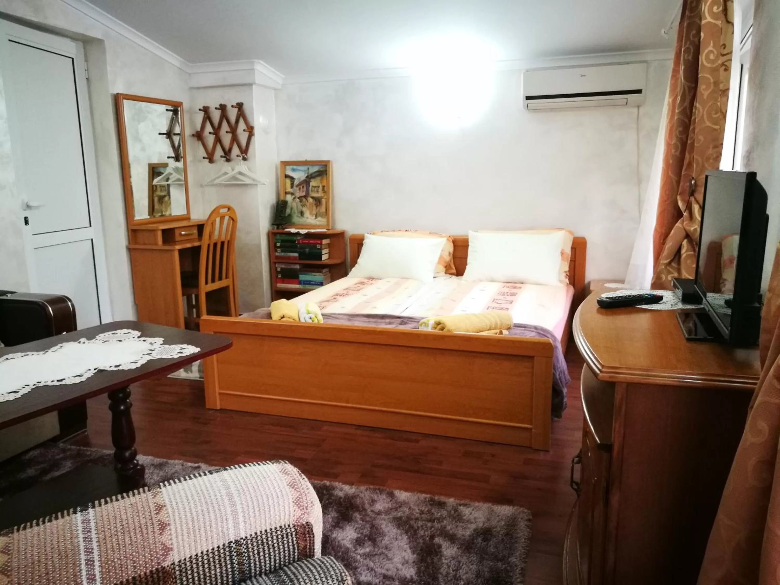 Bed in Hotel Paradise