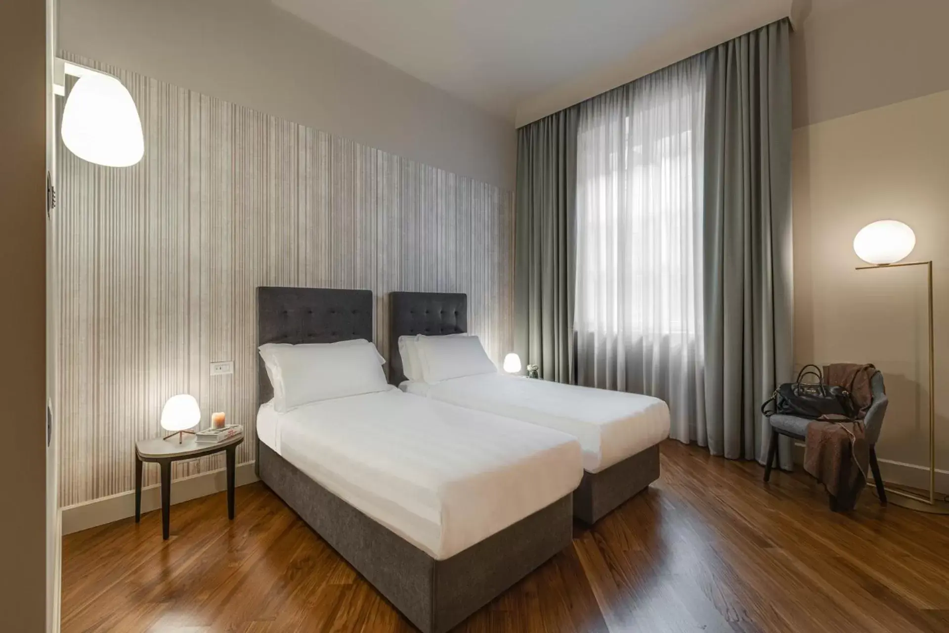 Bed in Palazzo Dipinto Bed in Palazzo Dipinto