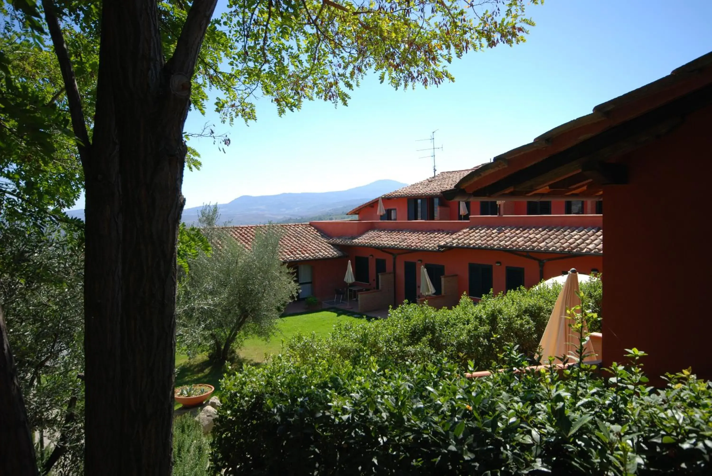 Garden, Property Building in Casanova - Wellness Center La Grotta Etrusca