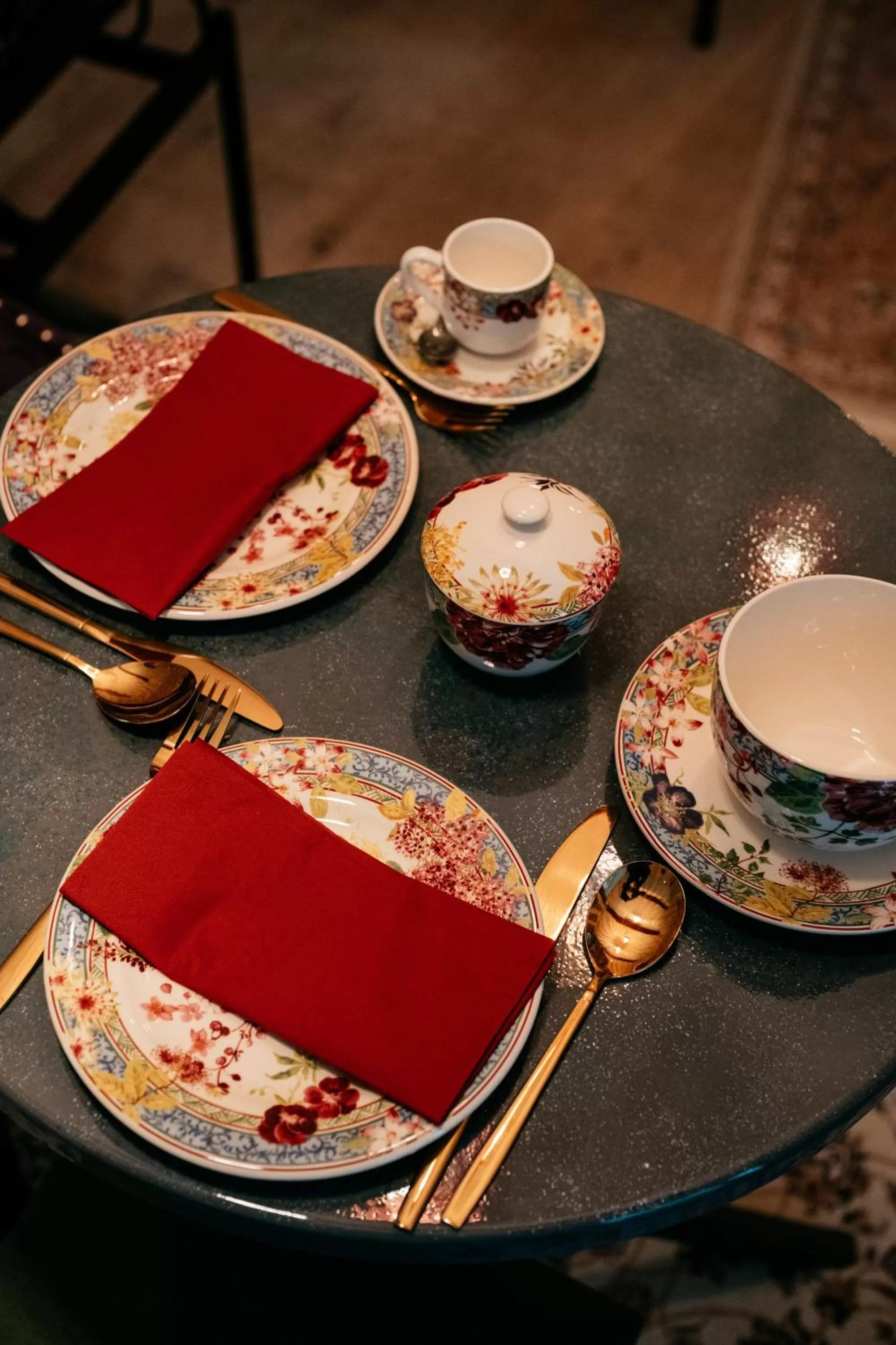 Breakfast in Le Clos Violette et Le 11 D'Aglaé - Hôtel de Charme Design de Luxe