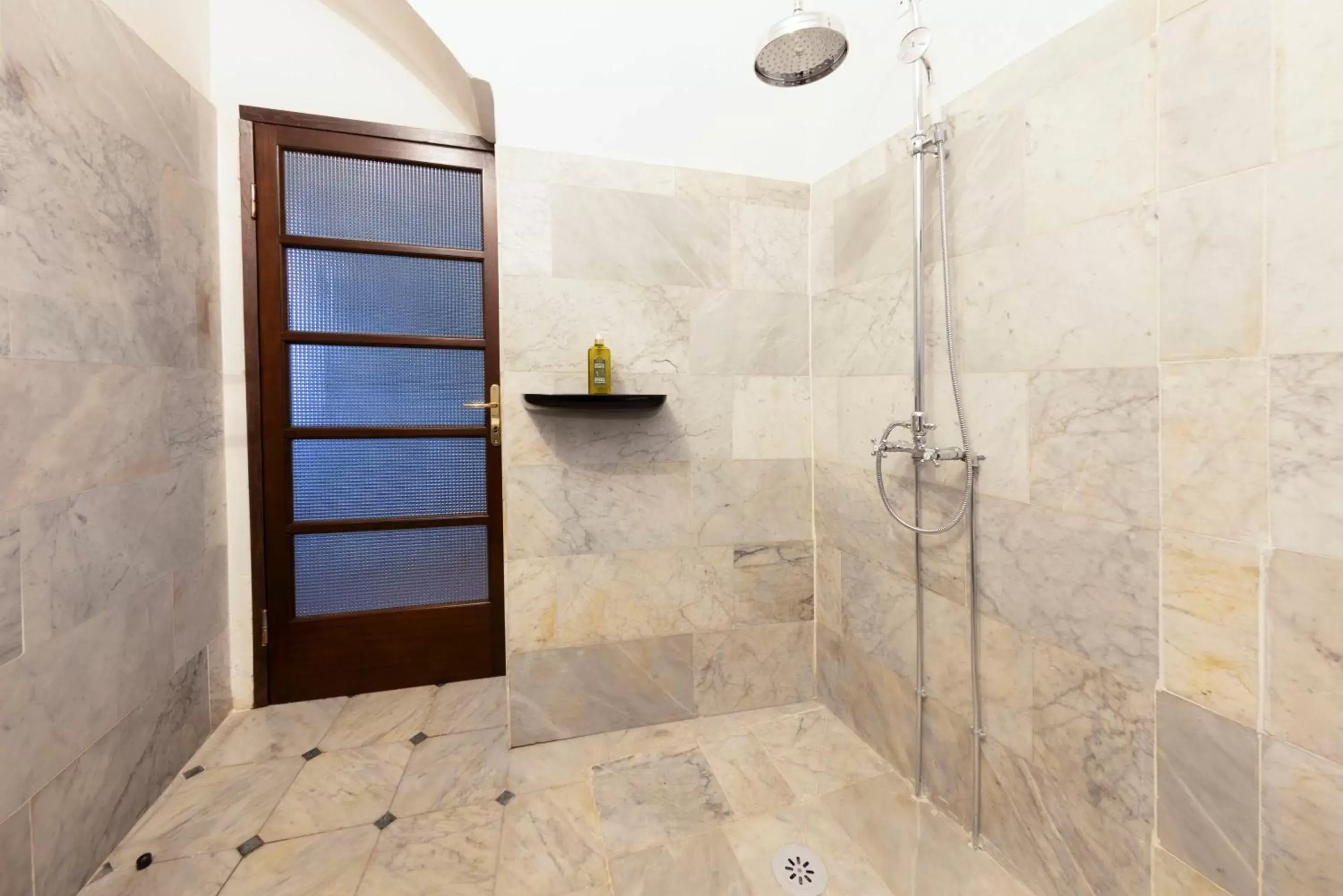 Bathroom in Frantoio Del Moscatello