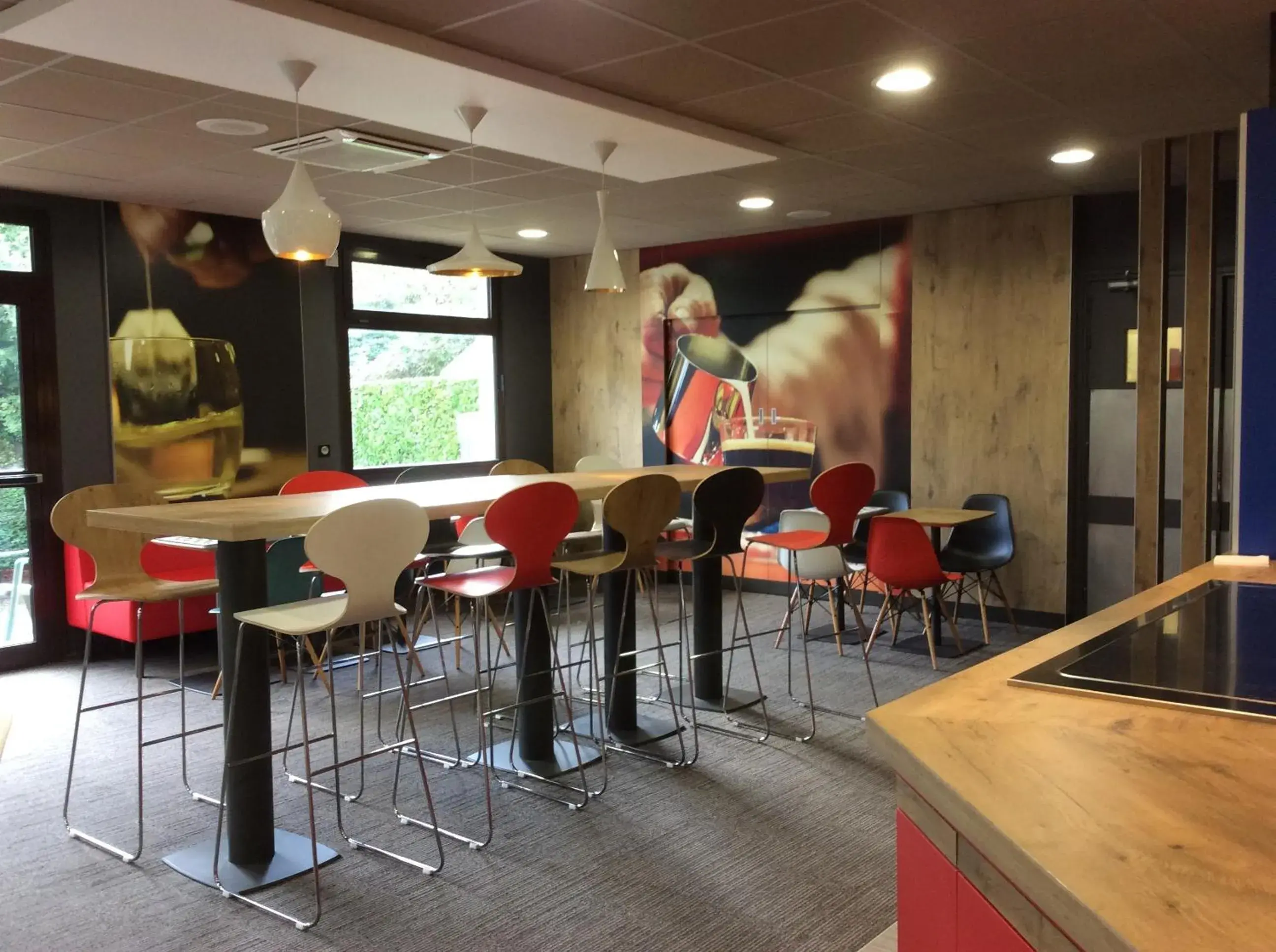 Restaurant/places to eat in ibis Chambery