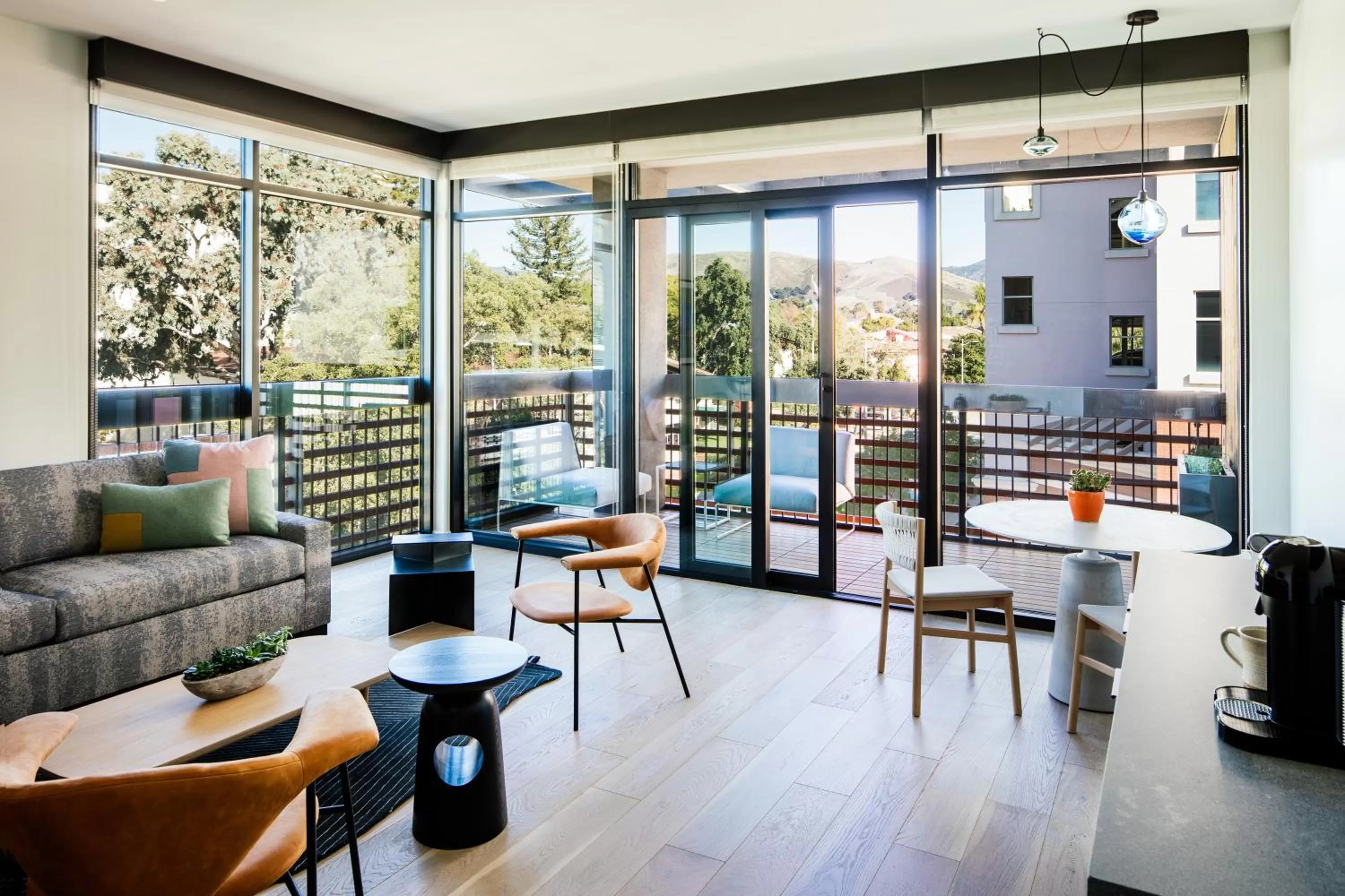 Living room in Hotel San Luis Obispo